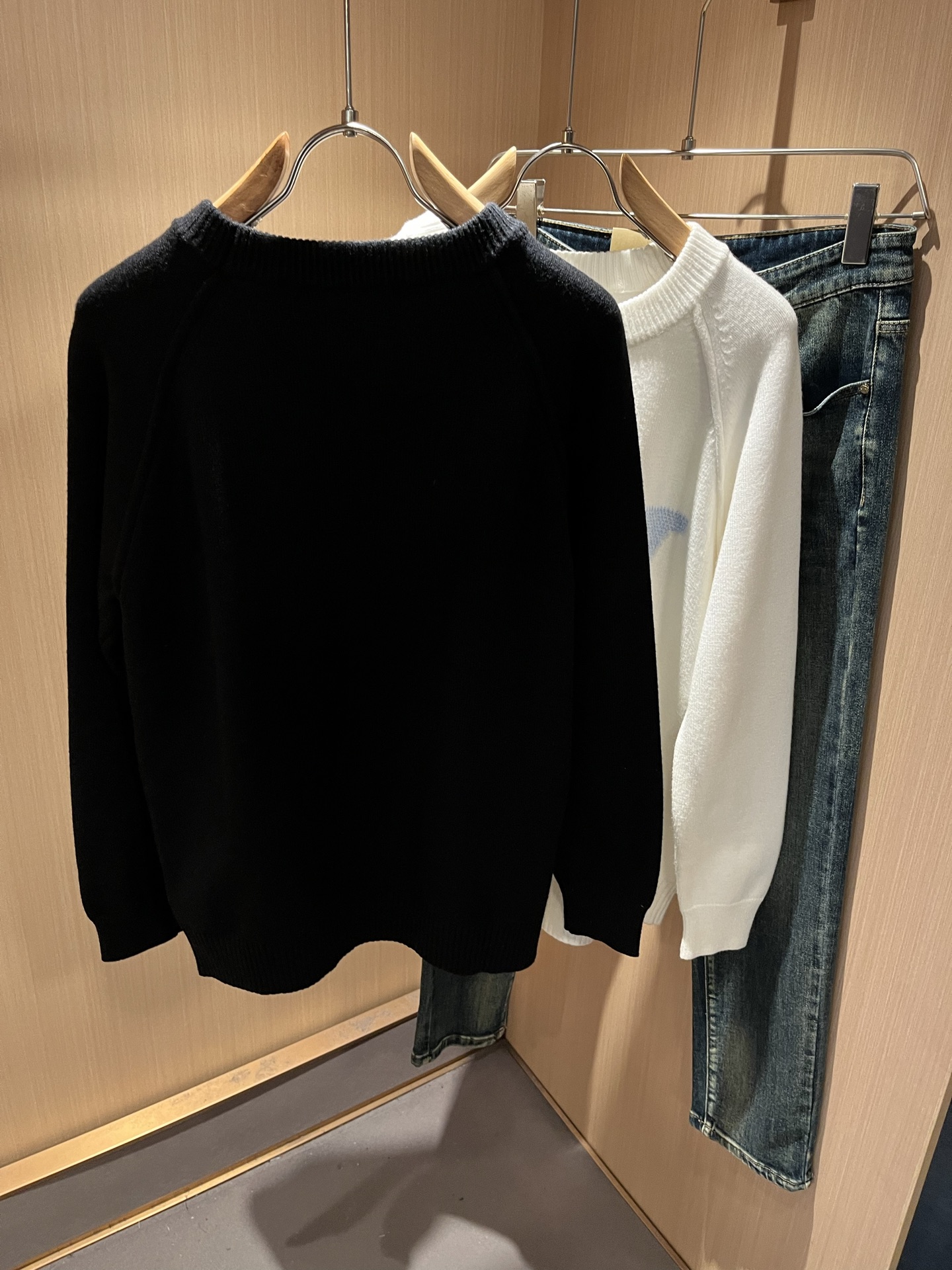 Louis Vuit*on 2025秋冬路易家族轻奢针织羊毛衫！男女同款👫装饰！ 路易家族的新高端，细节