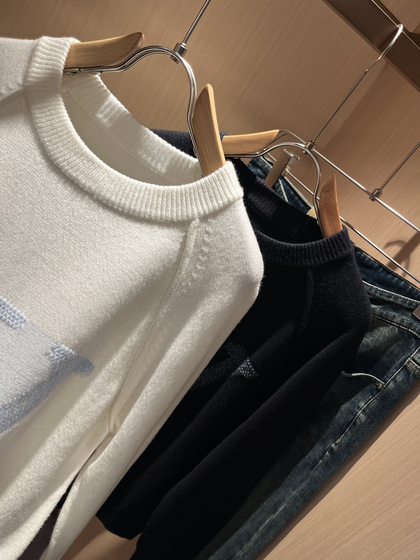 Louis Vuit*on 2025秋冬路易家族轻奢针织羊毛衫！男女同款👫装饰！ 路易家族的新高端，细节