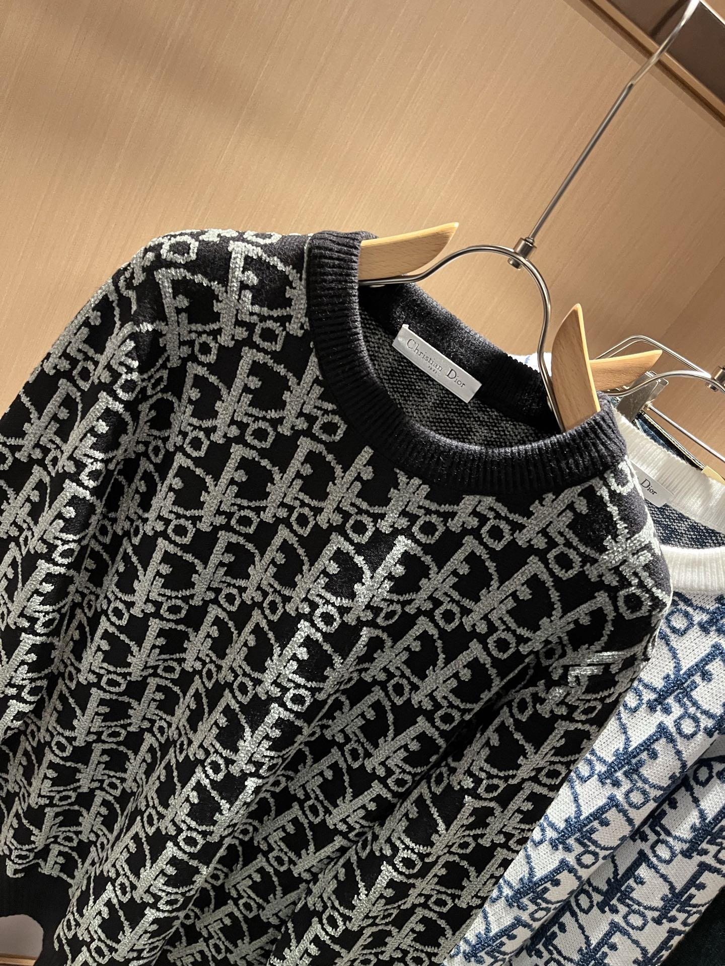 Dio*迪家 2025秋冬新款男女同款👫针织羊毛衫，专柜同步发售！定制专属羊毛🐑面料，从容百搭，档次极高