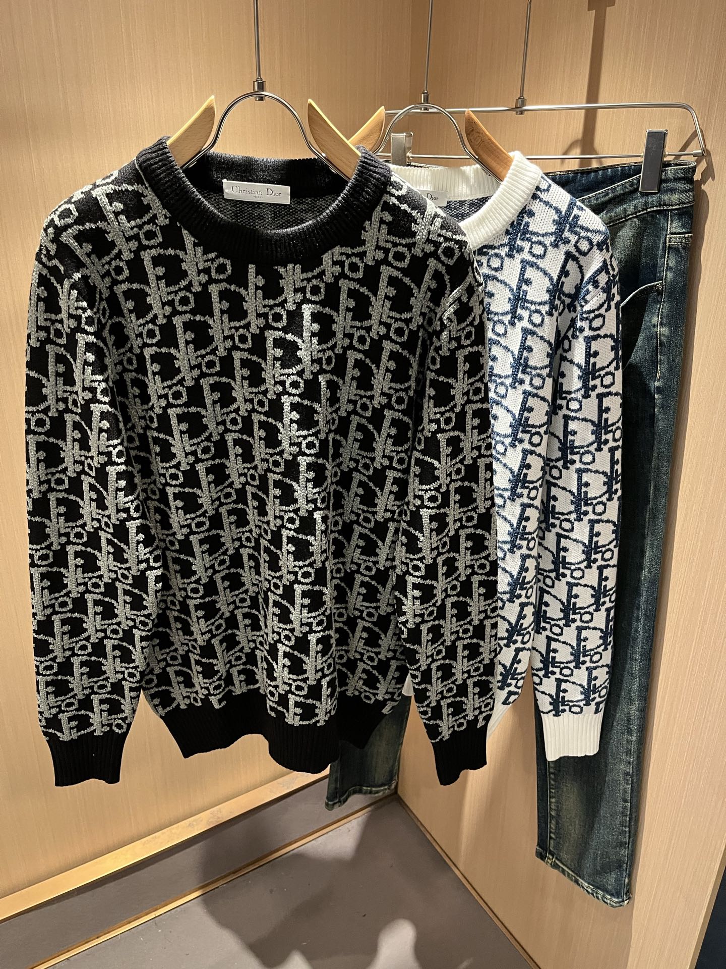 Dio*迪家 2025秋冬新款男女同款👫针织羊毛衫，专柜同步发售！定制专属羊毛🐑面料，从容百搭，档次极高