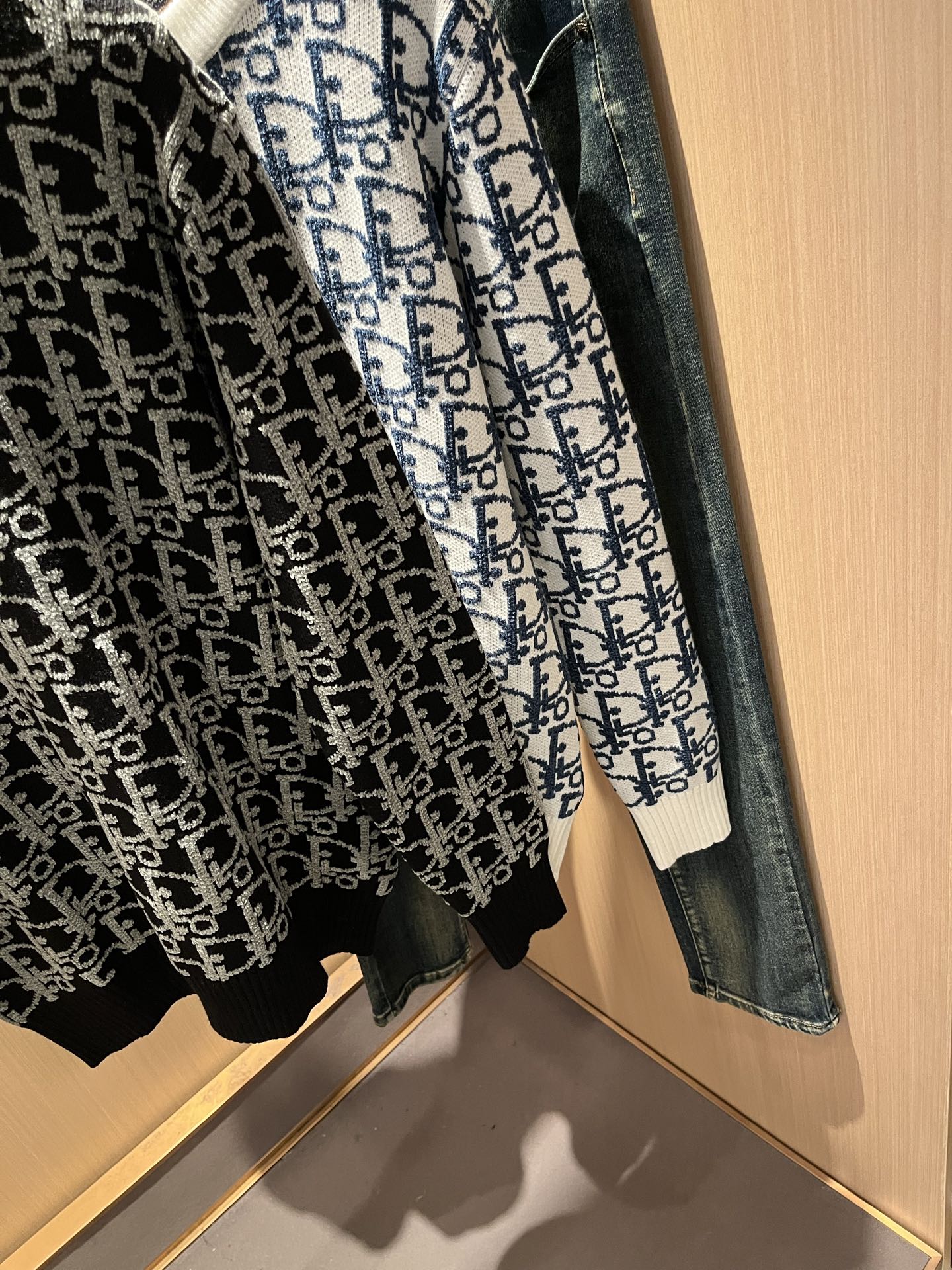 Dio*迪家 2025秋冬新款男女同款👫针织羊毛衫，专柜同步发售！定制专属羊毛🐑面料，从容百搭，档次极高