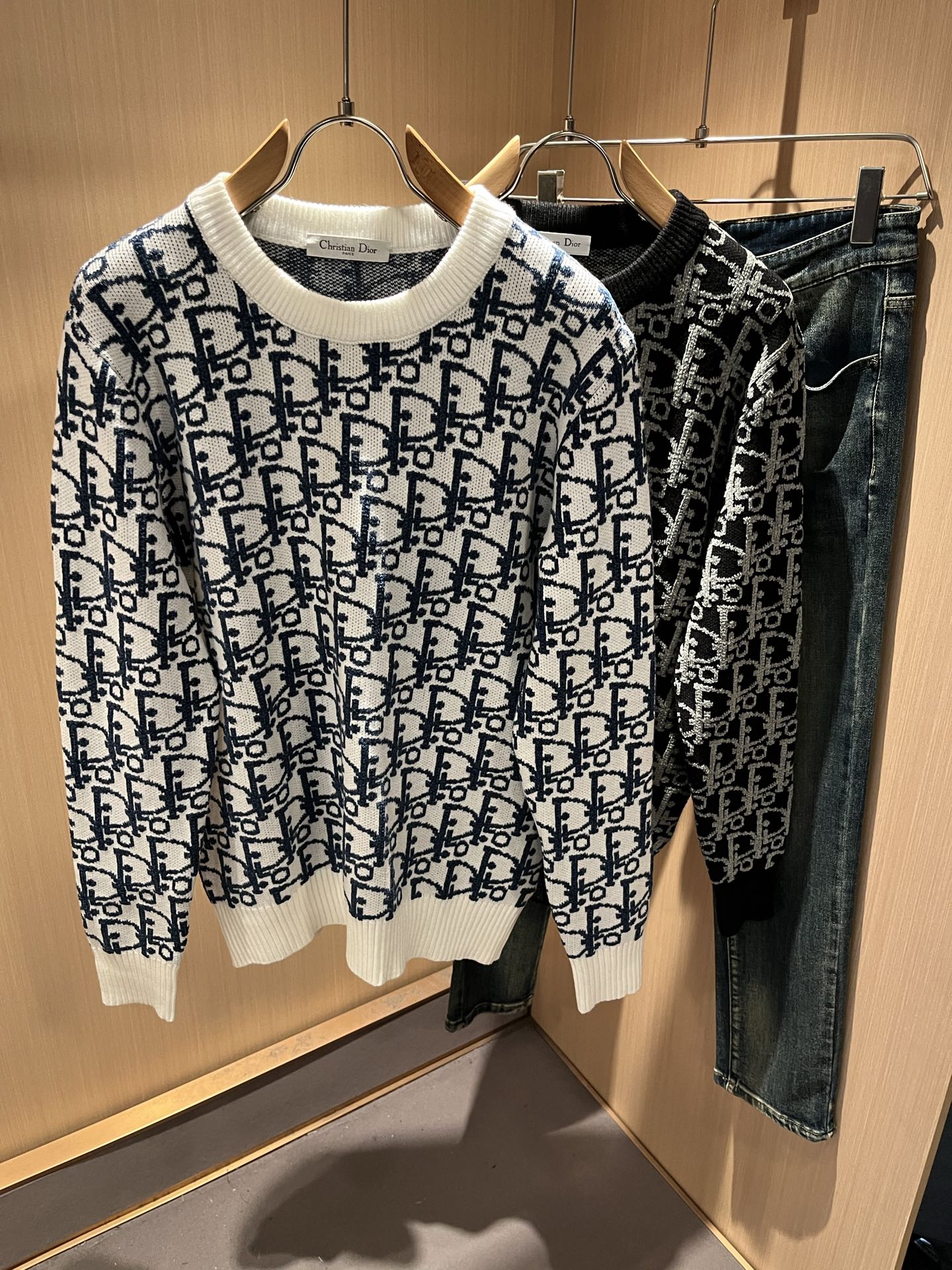 Dio*迪家 2025秋冬新款男女同款👫针织羊毛衫，专柜同步发售！定制专属羊毛🐑面料，从容百搭，档次极高