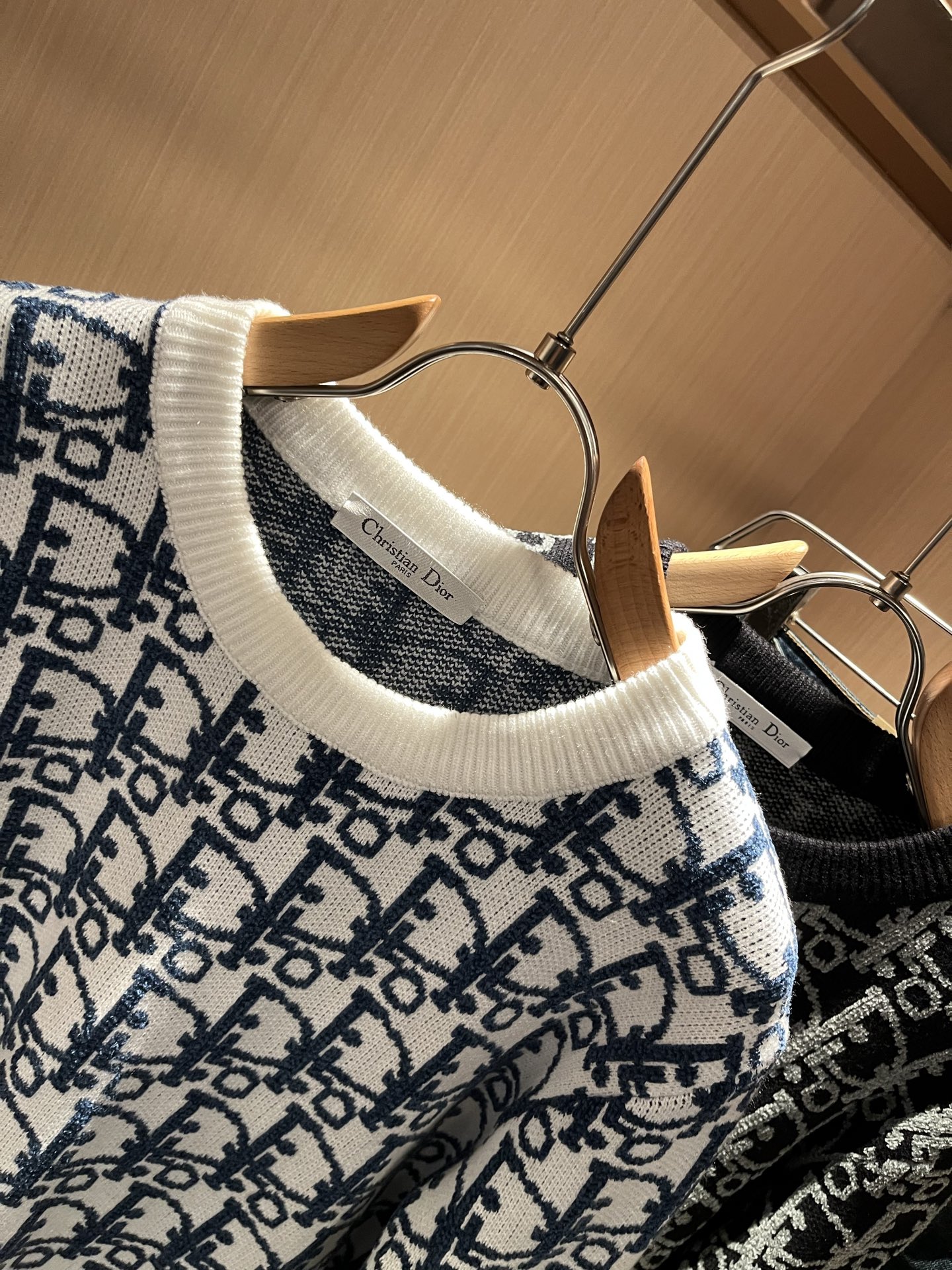 Dio*迪家 2025秋冬新款男女同款👫针织羊毛衫，专柜同步发售！定制专属羊毛🐑面料，从容百搭，档次极高