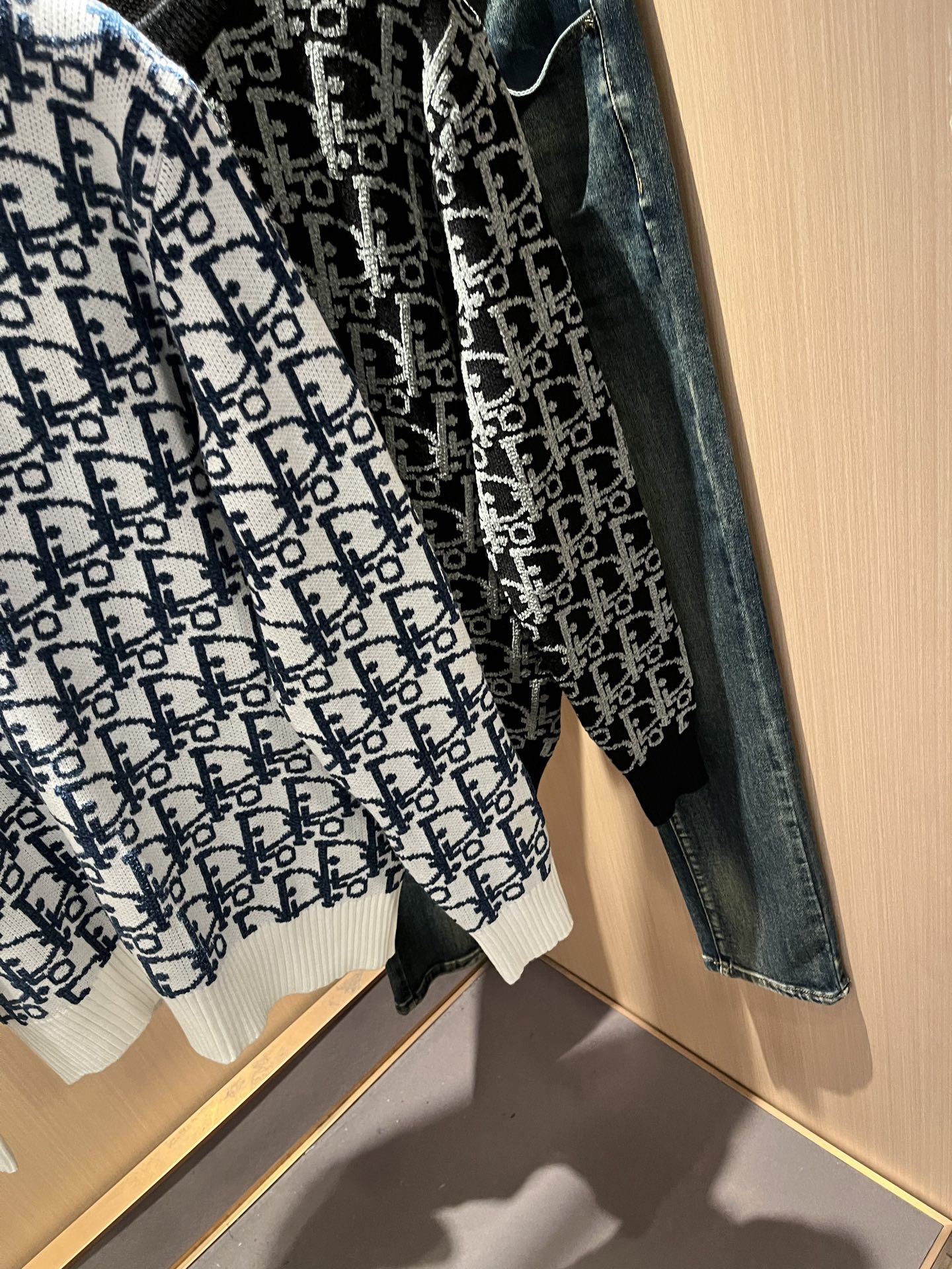 Dio*迪家 2025秋冬新款男女同款👫针织羊毛衫，专柜同步发售！定制专属羊毛🐑面料，从容百搭，档次极高