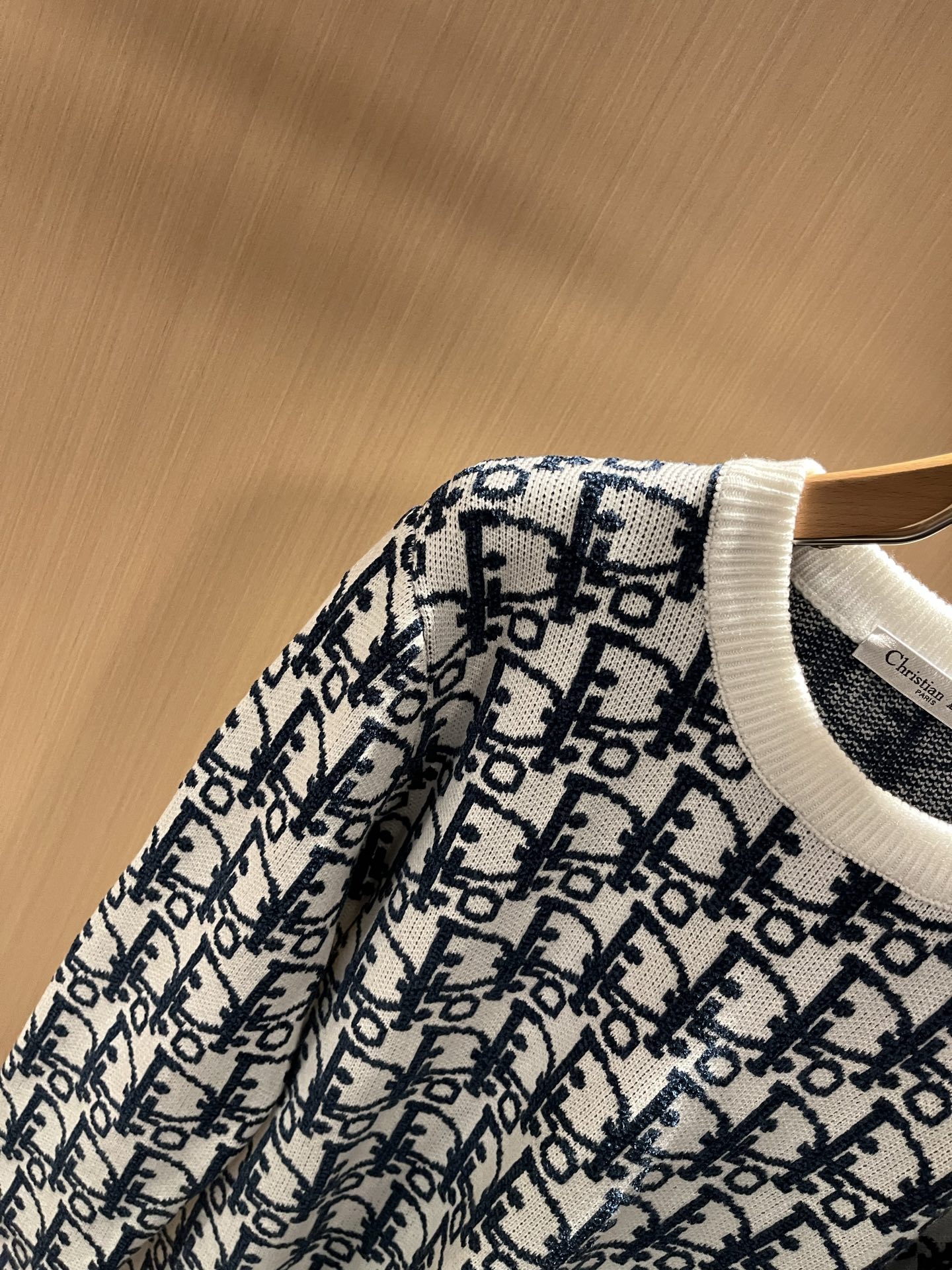 Dio*迪家 2025秋冬新款男女同款👫针织羊毛衫，专柜同步发售！定制专属羊毛🐑面料，从容百搭，档次极高