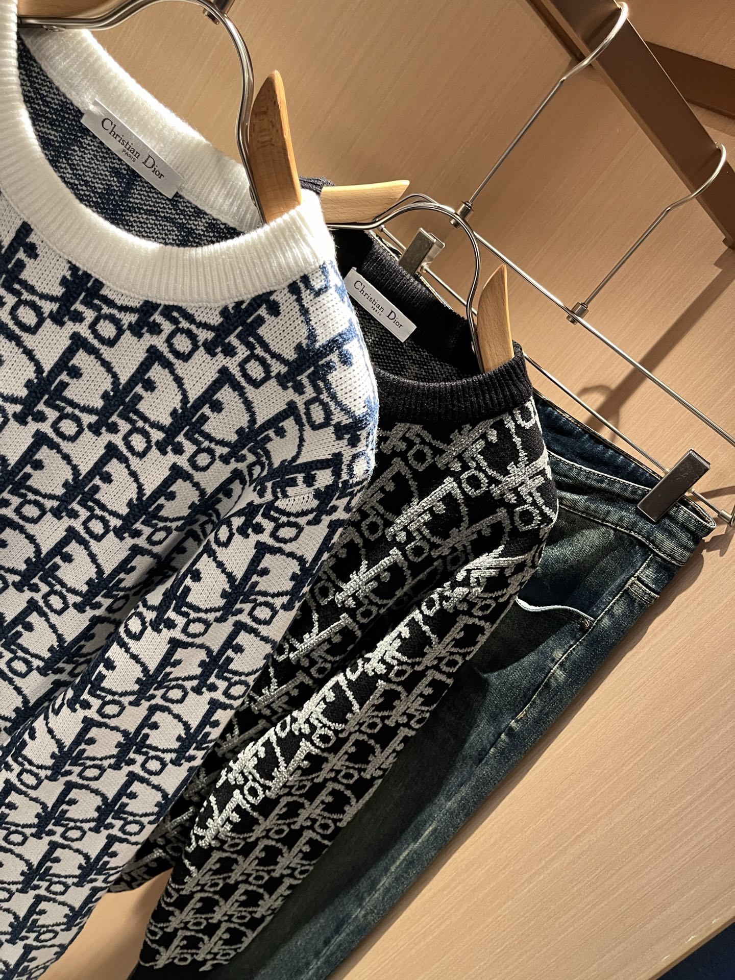 Dio*迪家 2025秋冬新款男女同款👫针织羊毛衫，专柜同步发售！定制专属羊毛🐑面料，从容百搭，档次极高