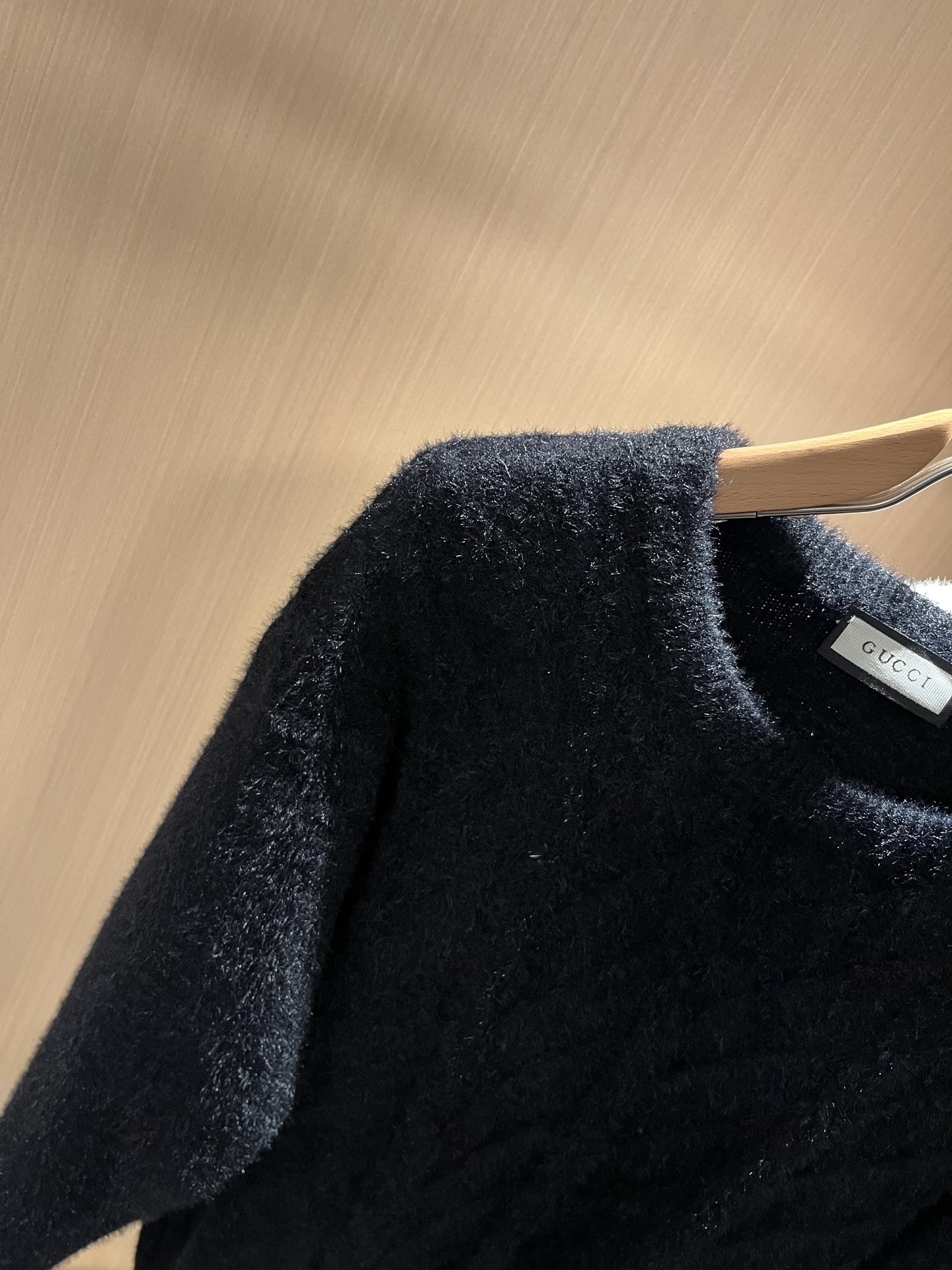 GUC*I 古家 2025秋冬新款男女同款👫 针织羊毛衫，胸前标志logo刺绣设计！贸易公司渠道稀出，同