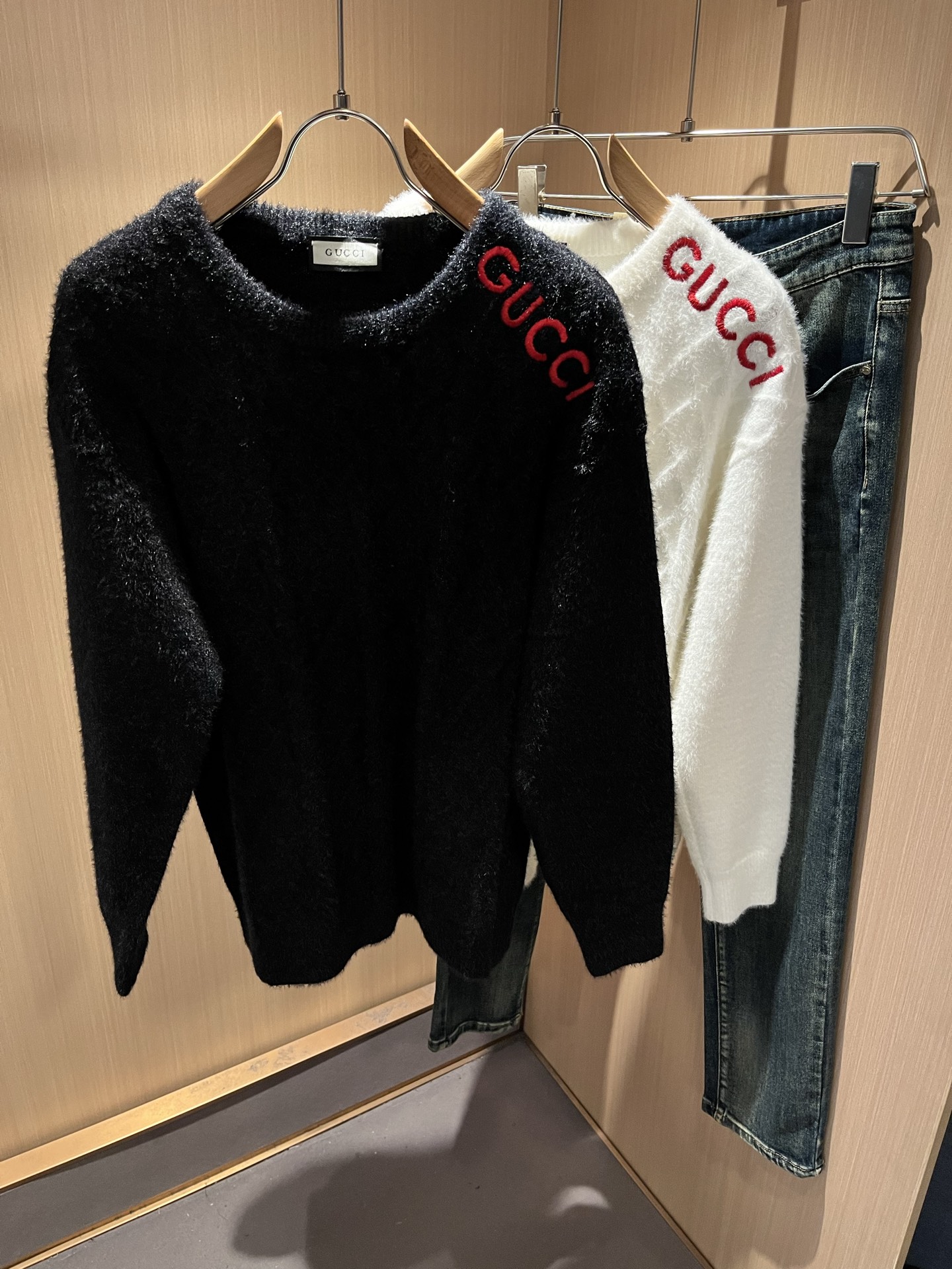 GUC*I 古家 2025秋冬新款男女同款👫 针织羊毛衫，胸前标志logo刺绣设计！贸易公司渠道稀出，同