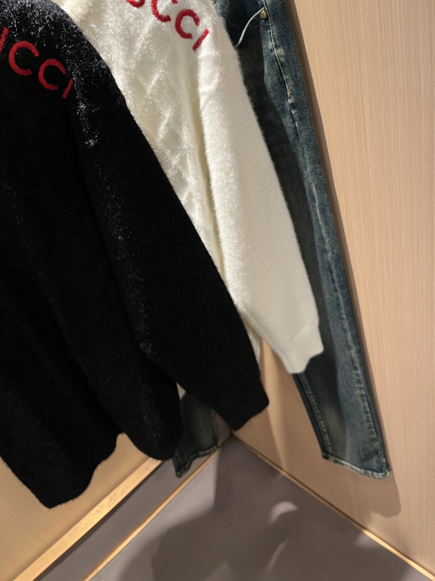 GUC*I 古家 2025秋冬新款男女同款👫 针织羊毛衫，胸前标志logo刺绣设计！贸易公司渠道稀出，同