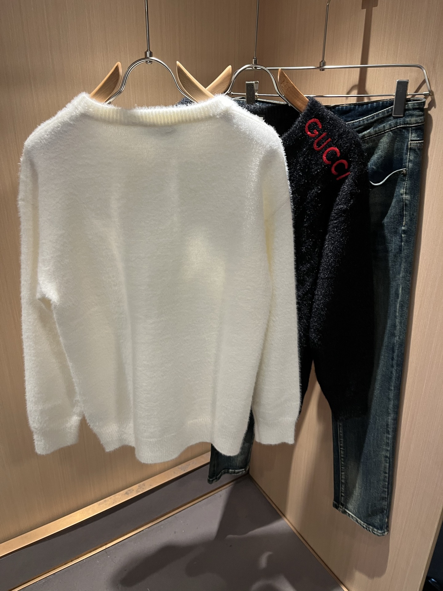 GUC*I 古家 2025秋冬新款男女同款👫 针织羊毛衫，胸前标志logo刺绣设计！贸易公司渠道稀出，同