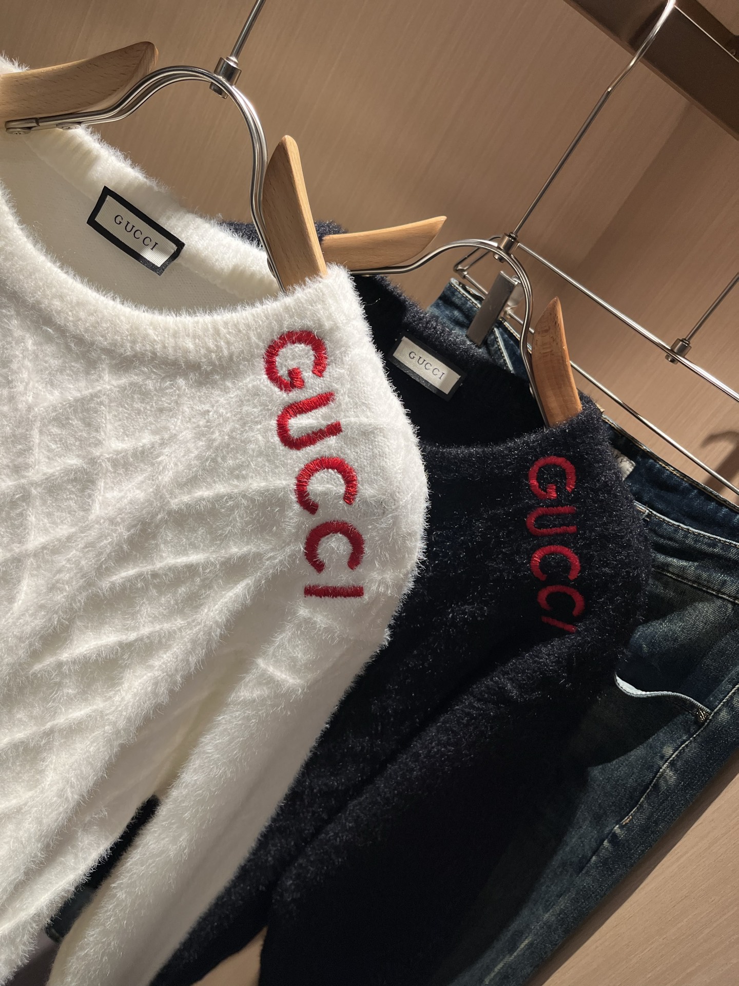 GUC*I 古家 2025秋冬新款男女同款👫 针织羊毛衫，胸前标志logo刺绣设计！贸易公司渠道稀出，同