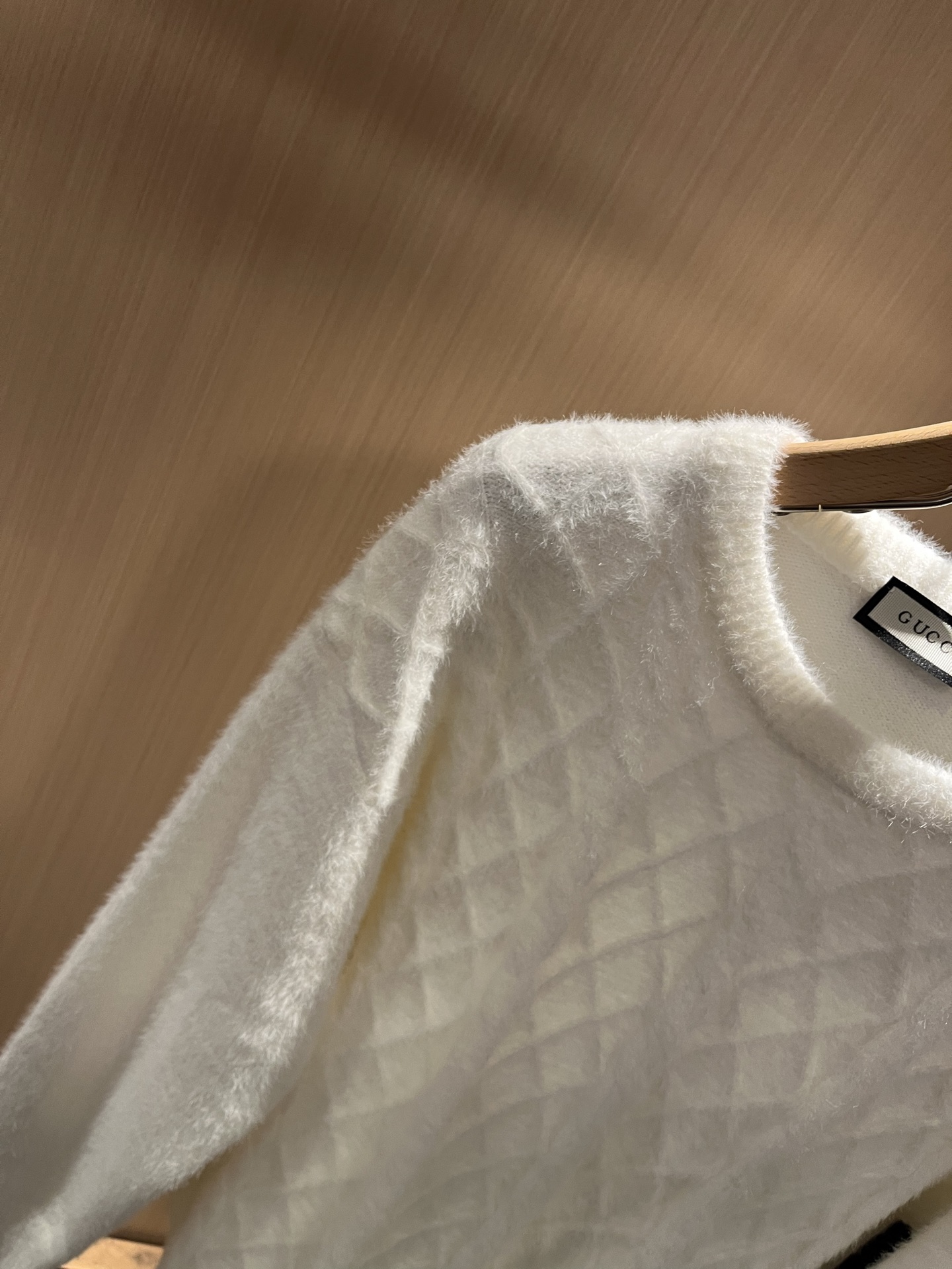 GUC*I 古家 2025秋冬新款男女同款👫 针织羊毛衫，胸前标志logo刺绣设计！贸易公司渠道稀出，同