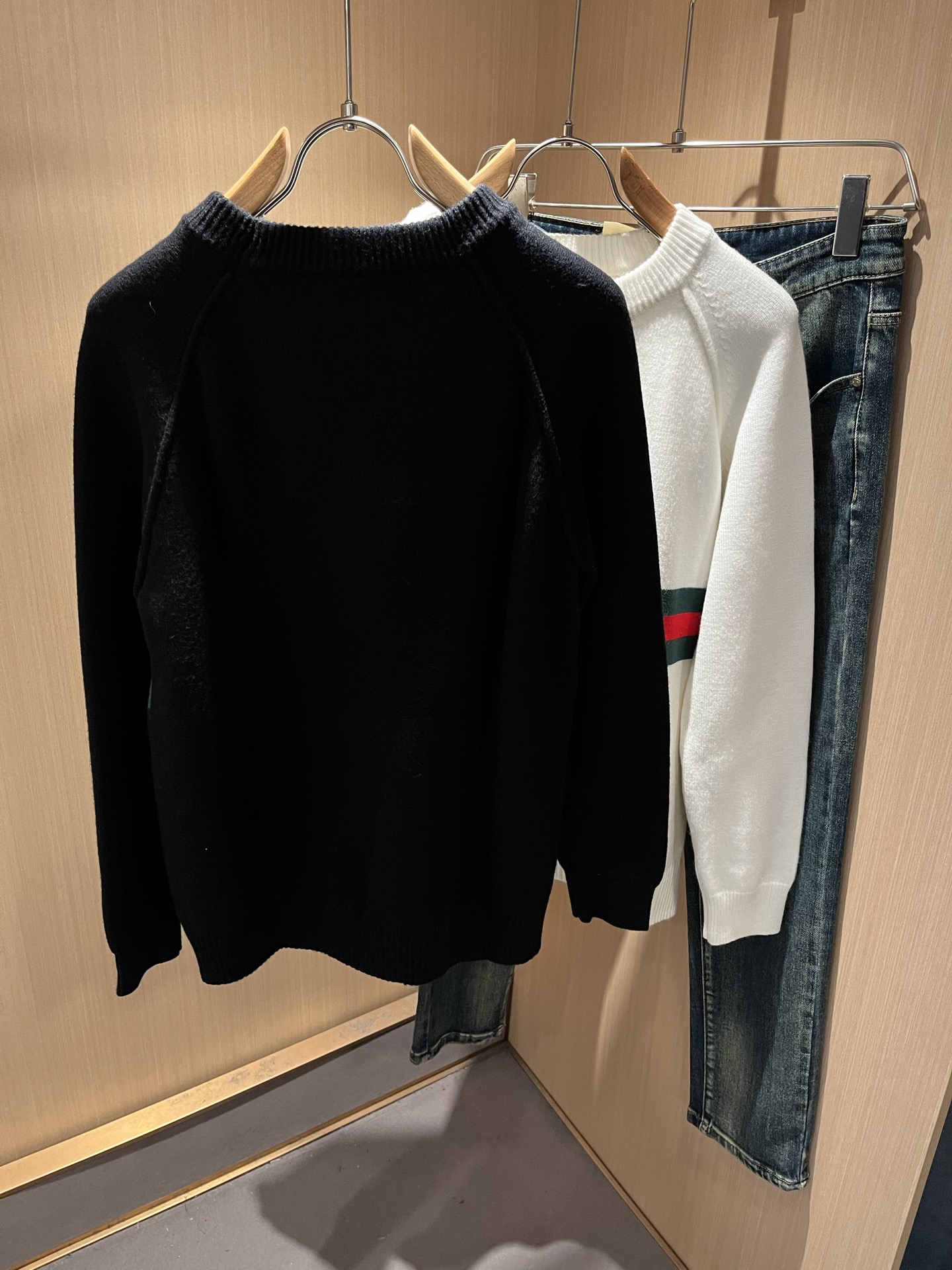 GUC*I 古家 2025秋冬新款男女同款👫 针织羊毛衫，胸前标志logo刺绣设计！贸易公司渠道稀出，同