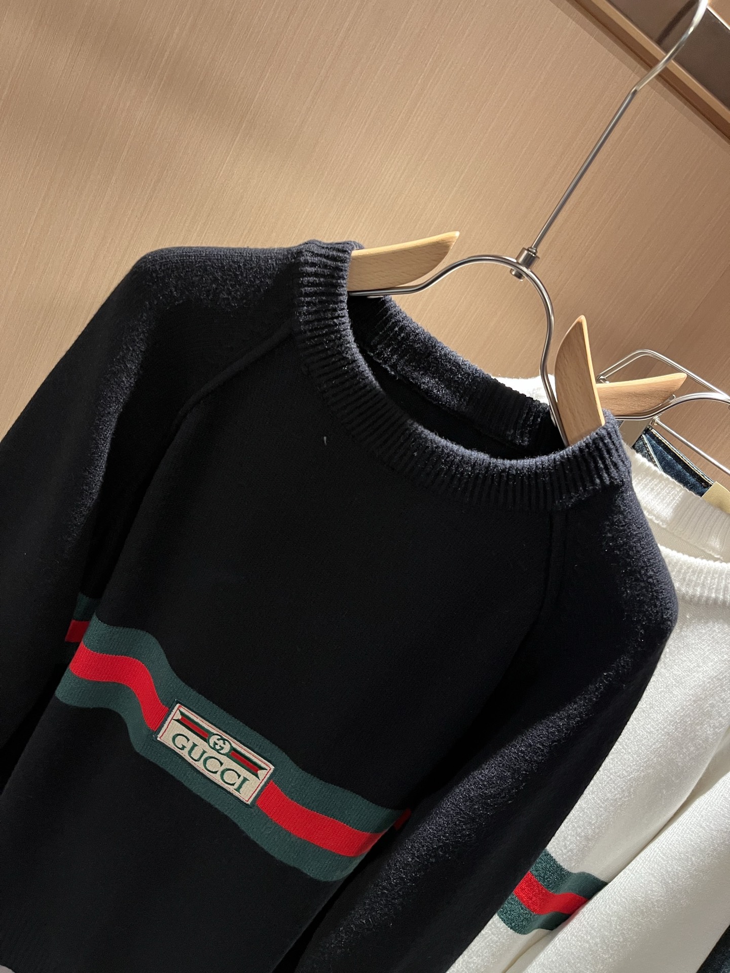 GUC*I 古家 2025秋冬新款男女同款👫 针织羊毛衫，胸前标志logo刺绣设计！贸易公司渠道稀出，同