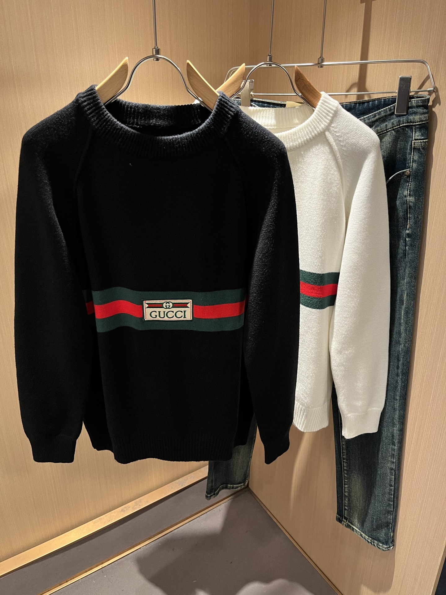 GUC*I 古家 2025秋冬新款男女同款👫 针织羊毛衫，胸前标志logo刺绣设计！贸易公司渠道稀出，同