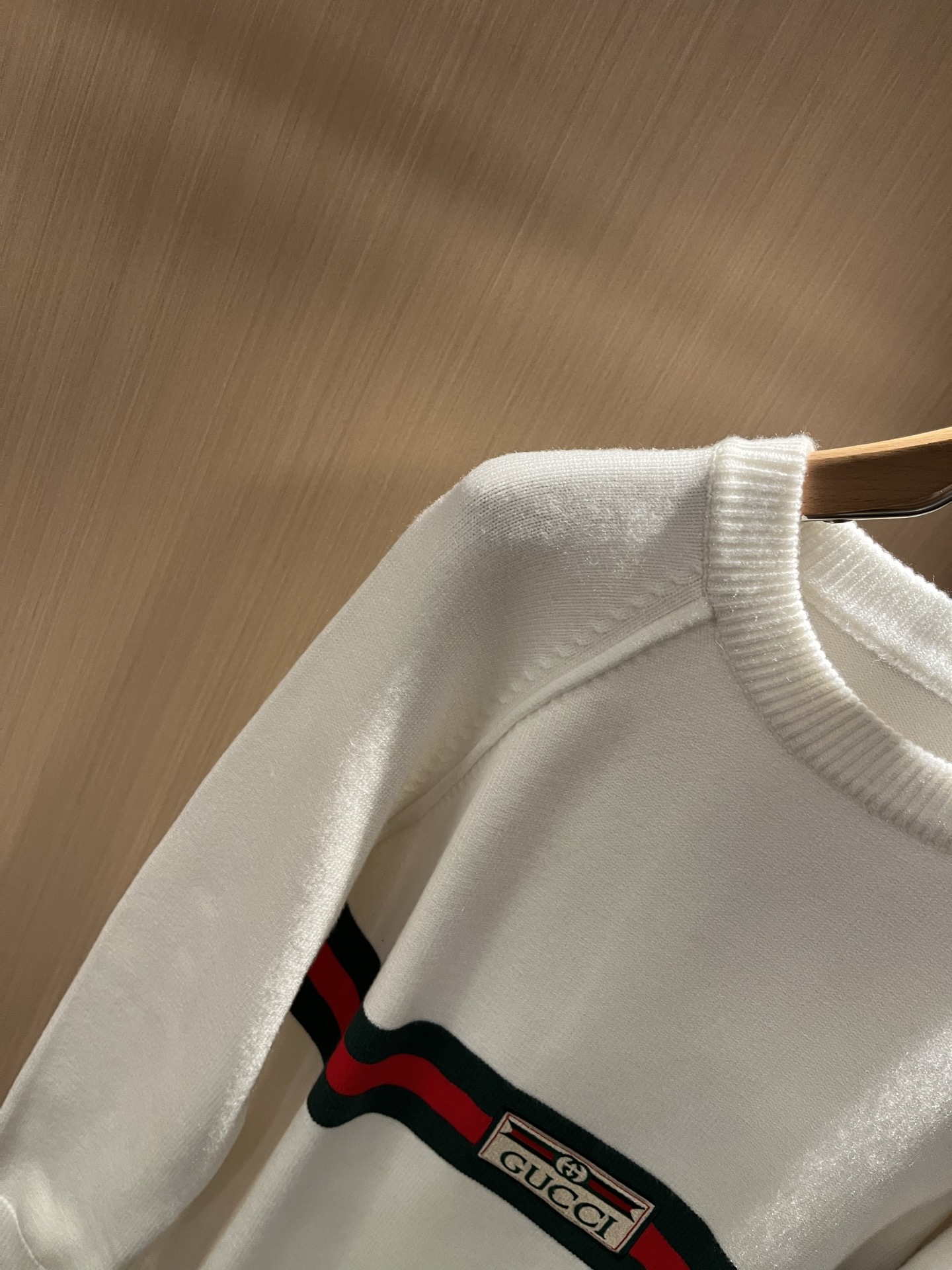 GUC*I 古家 2025秋冬新款男女同款👫 针织羊毛衫，胸前标志logo刺绣设计！贸易公司渠道稀出，同