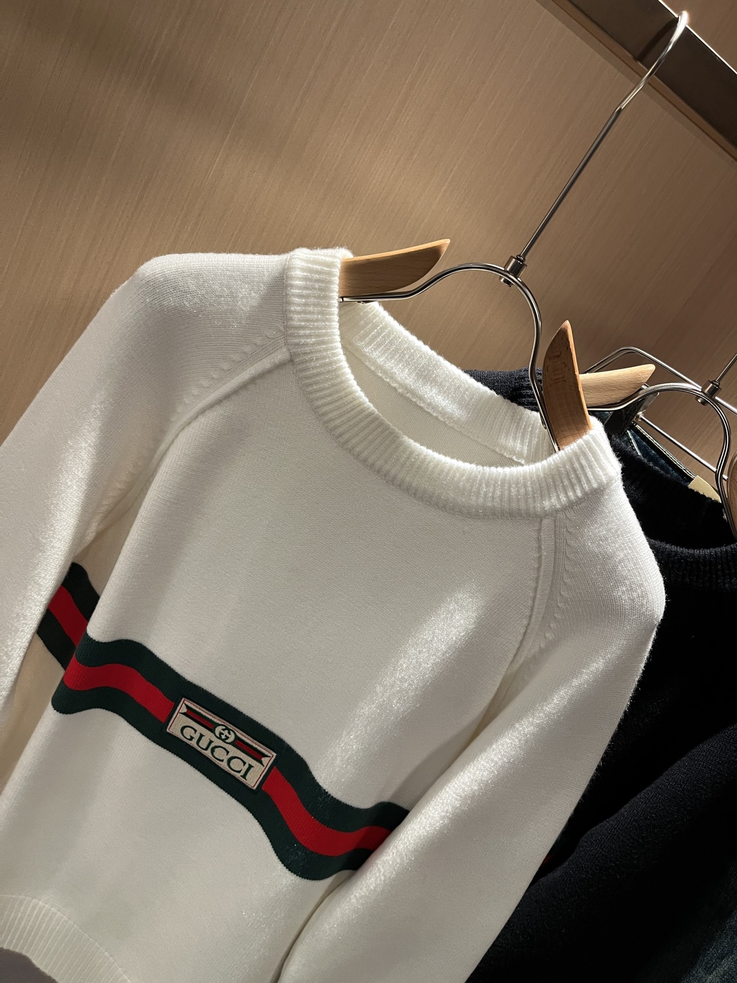 GUC*I 古家 2025秋冬新款男女同款👫 针织羊毛衫，胸前标志logo刺绣设计！贸易公司渠道稀出，同