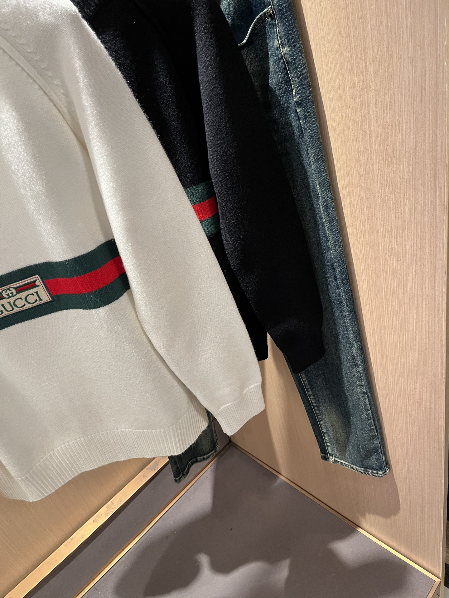 GUC*I 古家 2025秋冬新款男女同款👫 针织羊毛衫，胸前标志logo刺绣设计！贸易公司渠道稀出，同