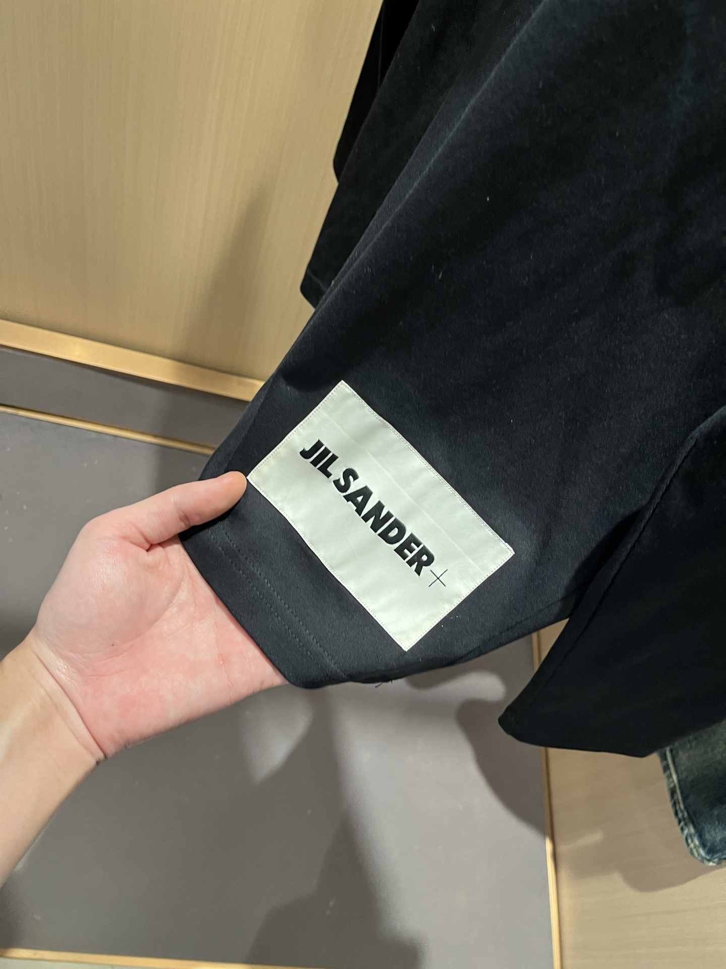 JIL SANDER 2025秋季新款男女同款👫长袖打底衫，户外品牌可能大家第一想到的就是加拿大鹅、始祖