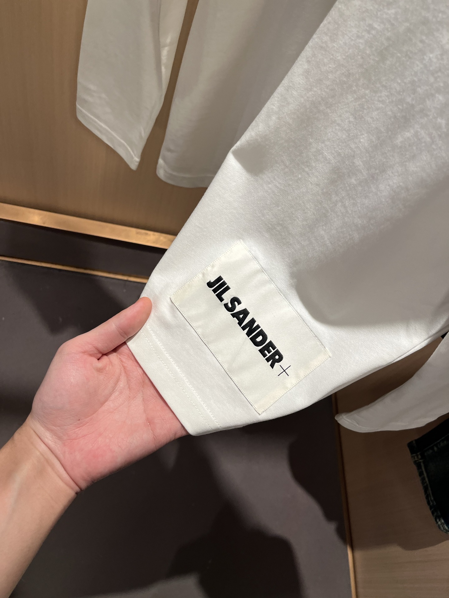 JIL SANDER 2025秋季新款男女同款👫长袖打底衫，户外品牌可能大家第一想到的就是加拿大鹅、始祖
