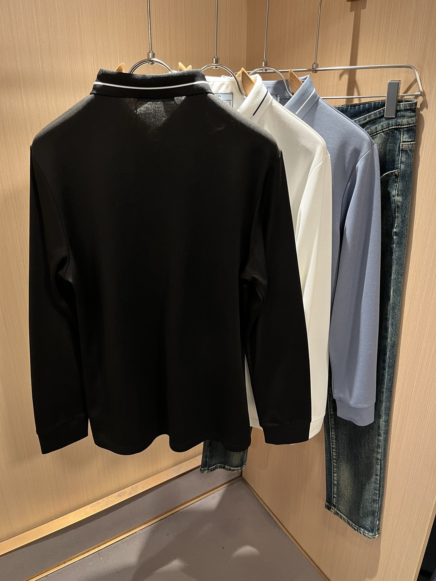 Prad*普*达 2025秋冬季新款经典元素Polo衫，经典大方的款式，可以穿十年都还是流行的那种，你一