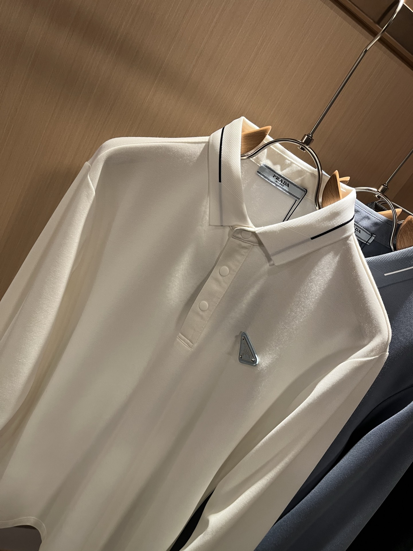 Prad*普*达 2025秋冬季新款经典元素Polo衫，经典大方的款式，可以穿十年都还是流行的那种，你一
