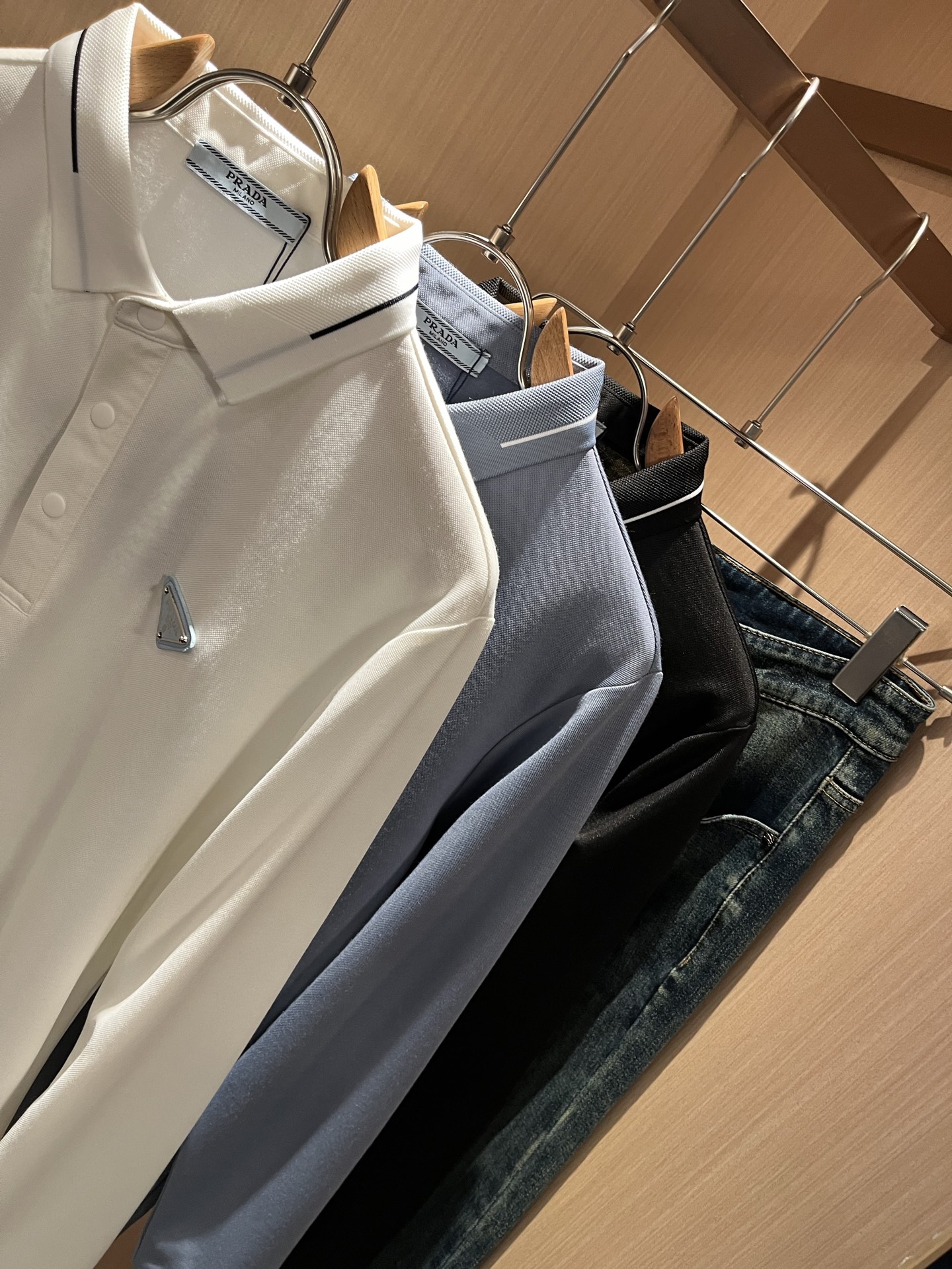 Prad*普*达 2025秋冬季新款经典元素Polo衫，经典大方的款式，可以穿十年都还是流行的那种，你一