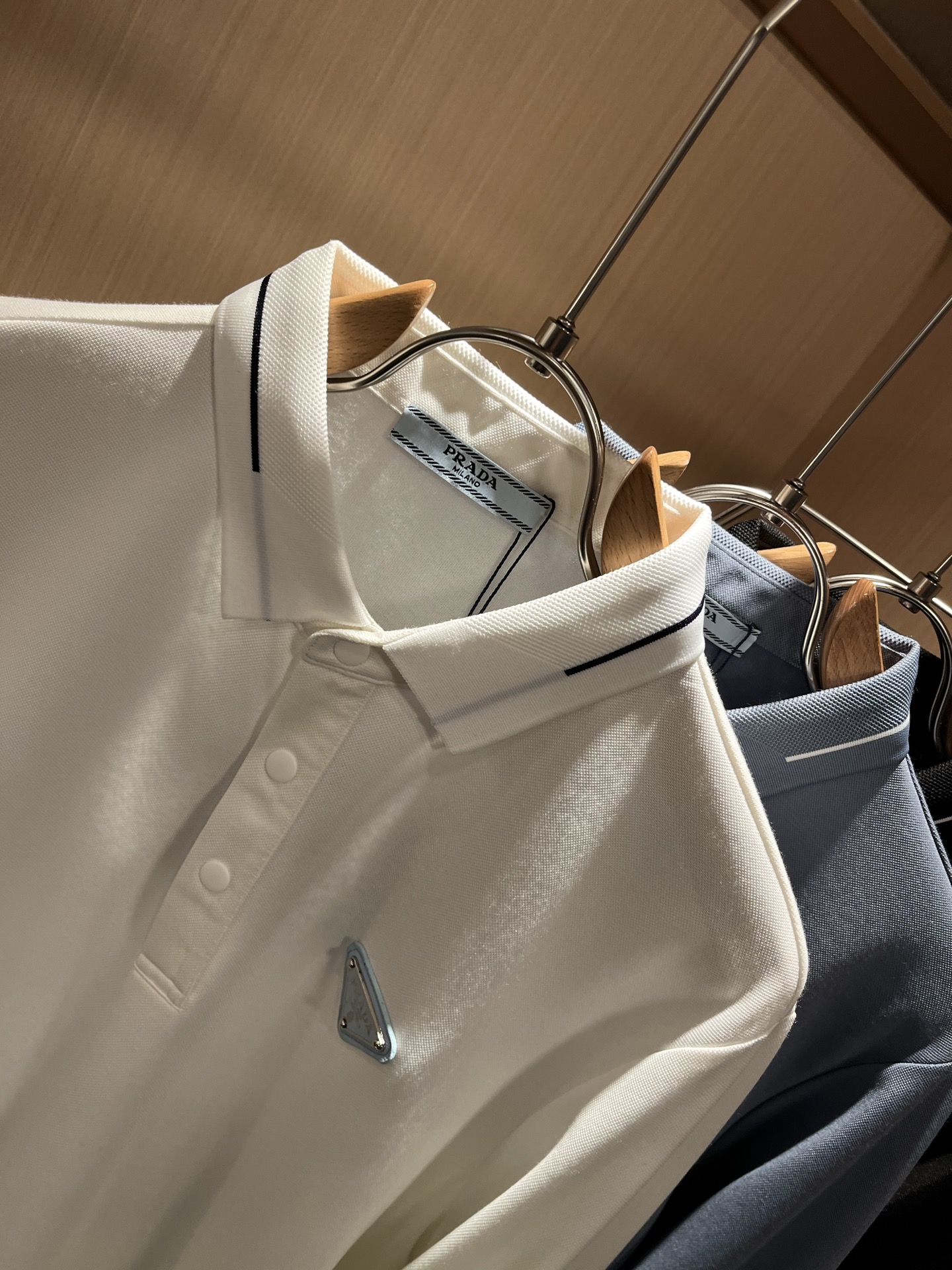 Prad*普*达 2025秋冬季新款经典元素Polo衫，经典大方的款式，可以穿十年都还是流行的那种，你一