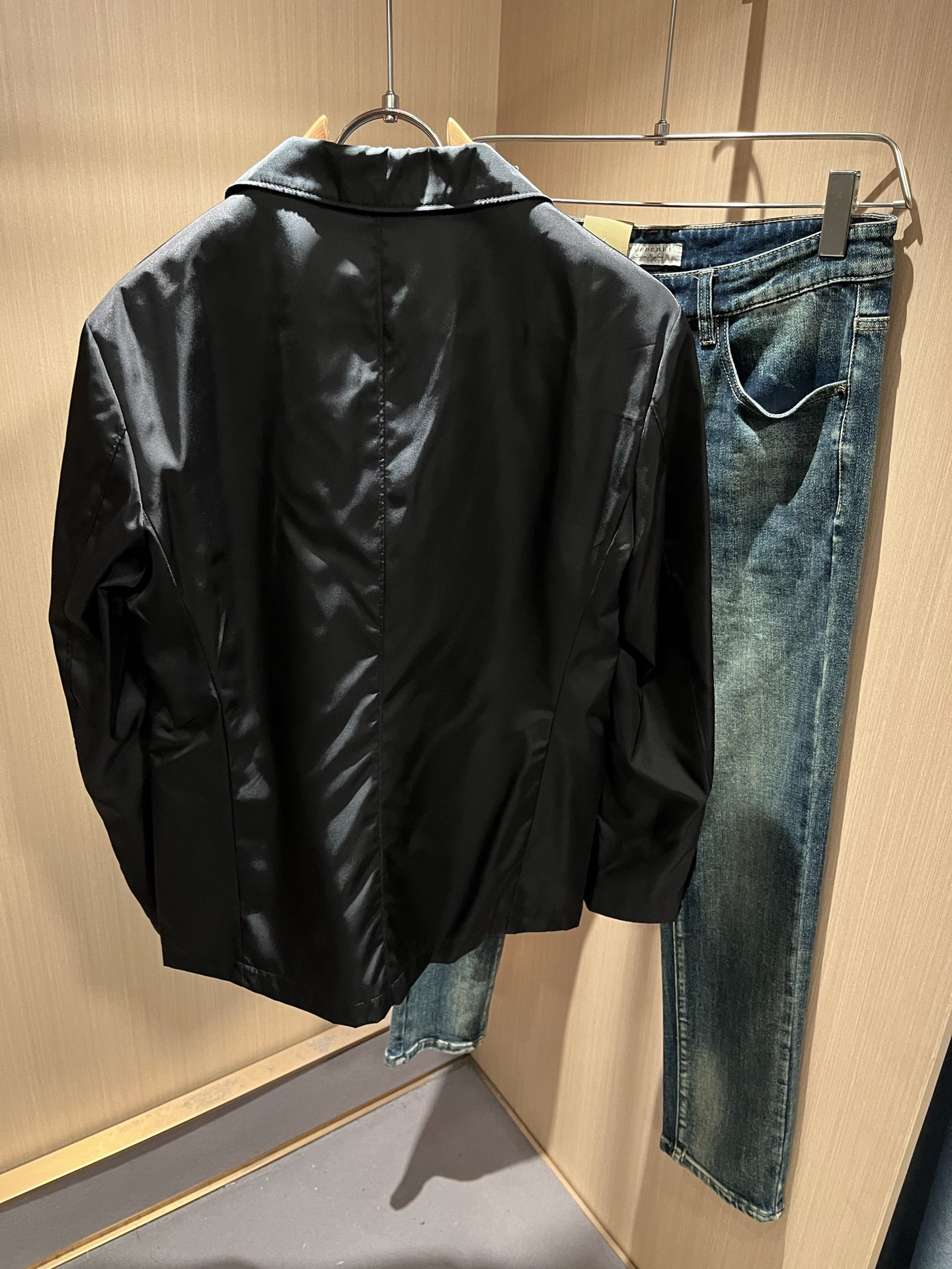 PRAD*A普*达 2025秋冬休闲西服夹克外套，最新时尚休闲西服套装，贸易公司渠道稀出，同步官网发售，