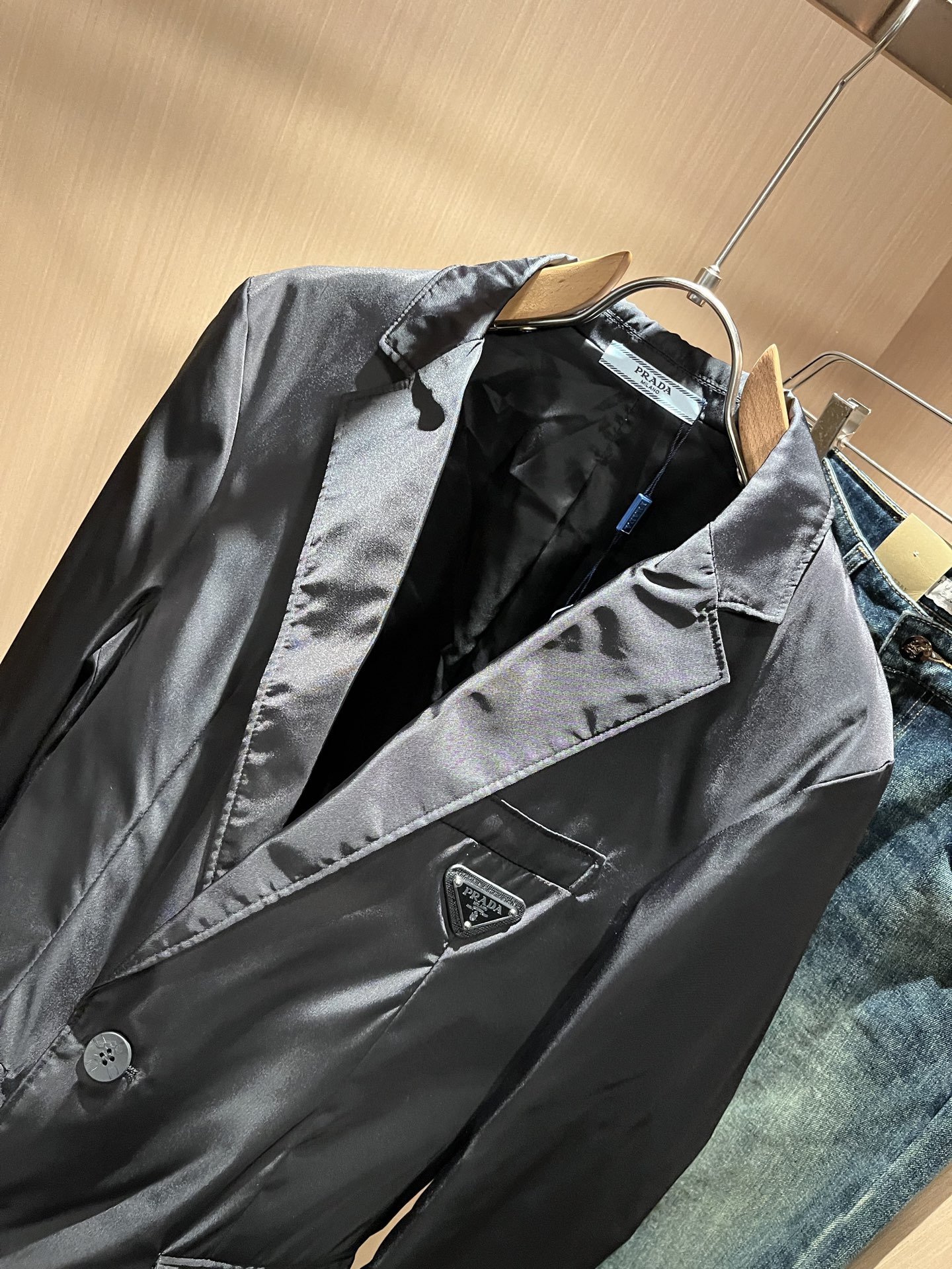 PRAD*A普*达 2025秋冬休闲西服夹克外套，最新时尚休闲西服套装，贸易公司渠道稀出，同步官网发售，