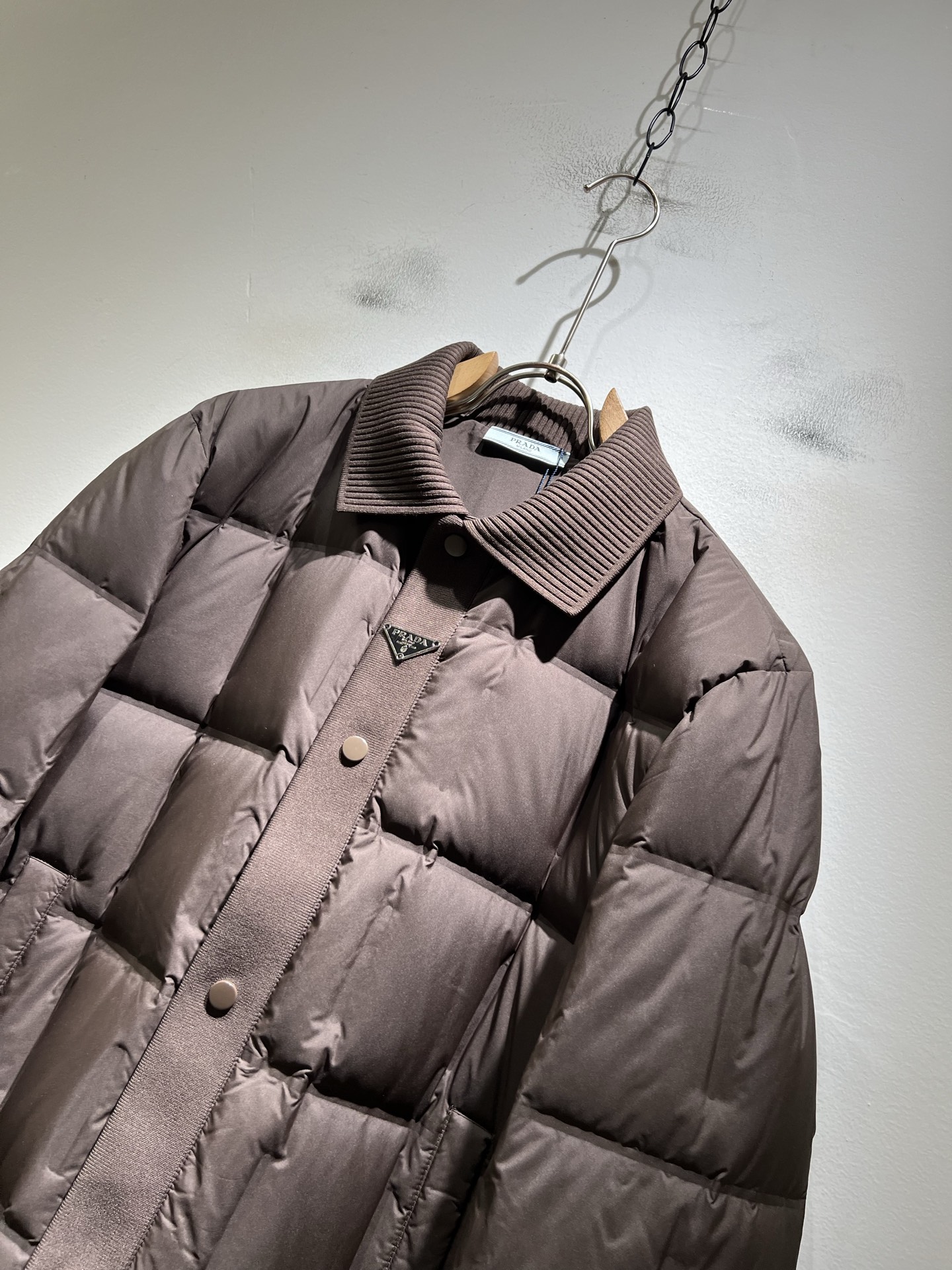 。Prad*a 普*达2025秋冬男女同款👫羽绒服夹克外套，现货 Prad* 羽绒面料夹克 防水羽绒服保