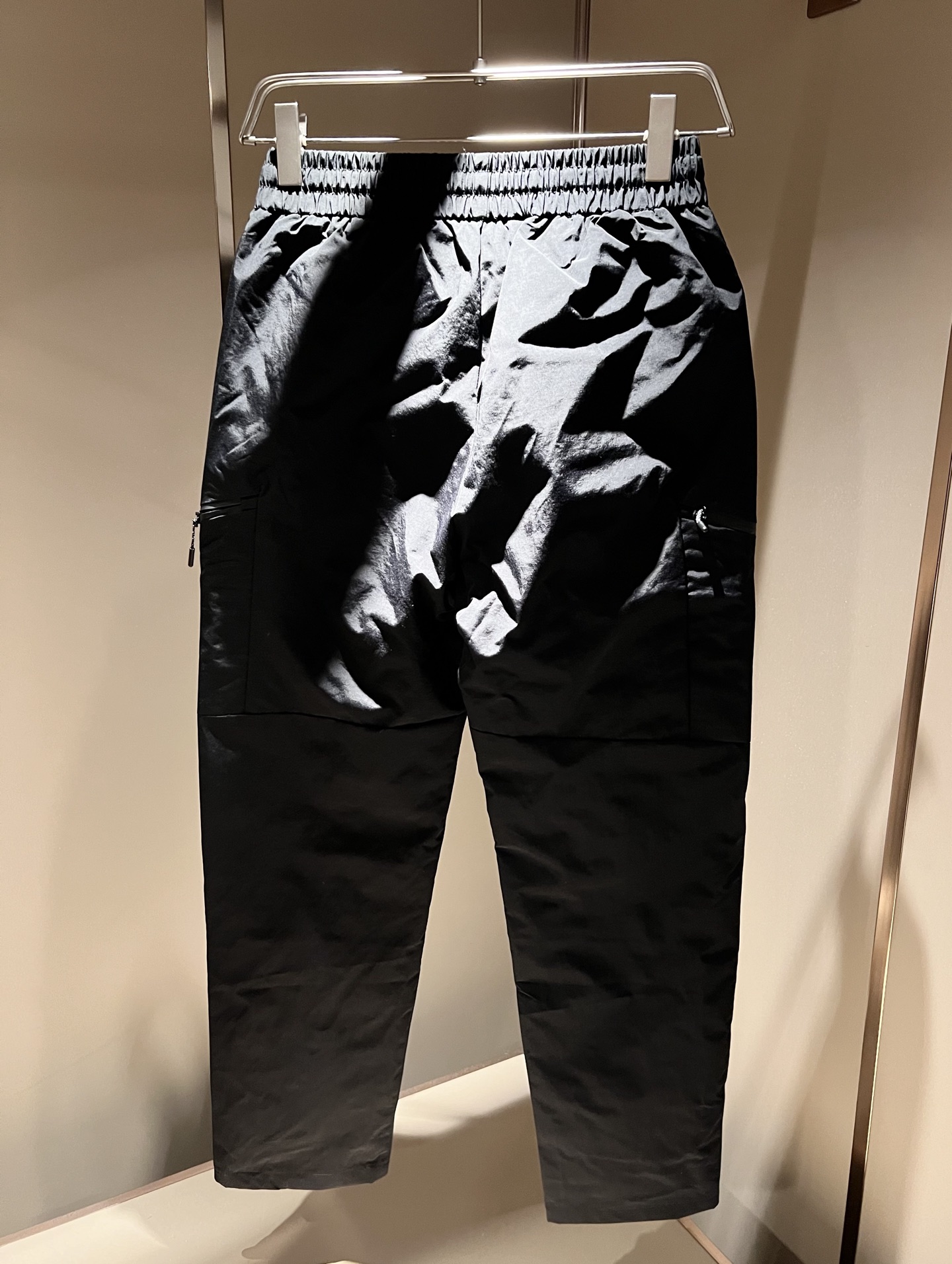 ARCTER*X始*祖鸟 2025秋冬新款羽绒运动风格休闲裤，户外品牌可能大家第一想到的就是加拿大鹅、始