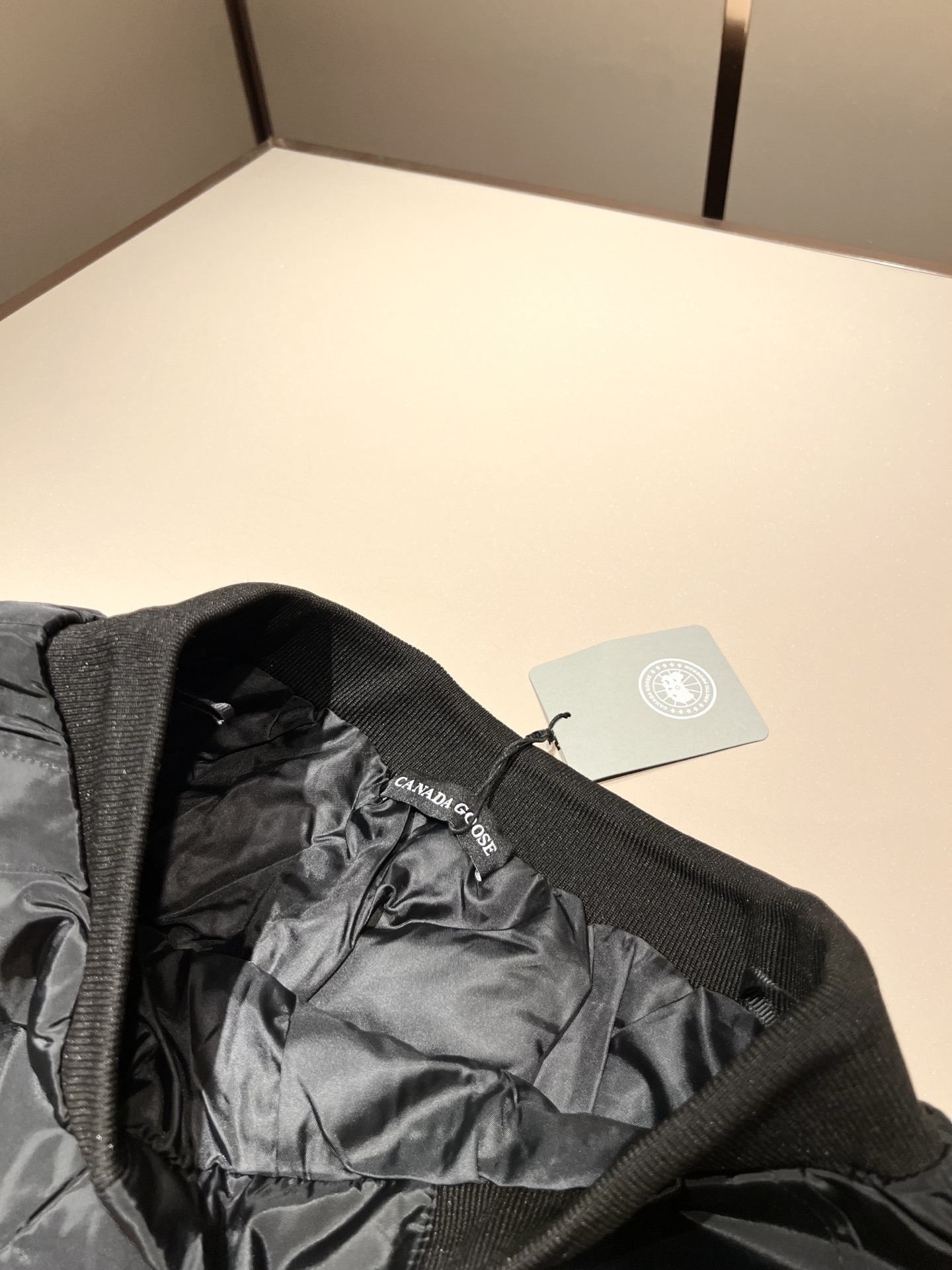 𝘾𝘼𝙉𝘼𝘿𝘼 𝙂𝙊𝙊𝙎𝙀/加拿大鹅 2025秋冬新款男士羽绒休闲裤，户外品牌可能大家第一想到的就是加拿大