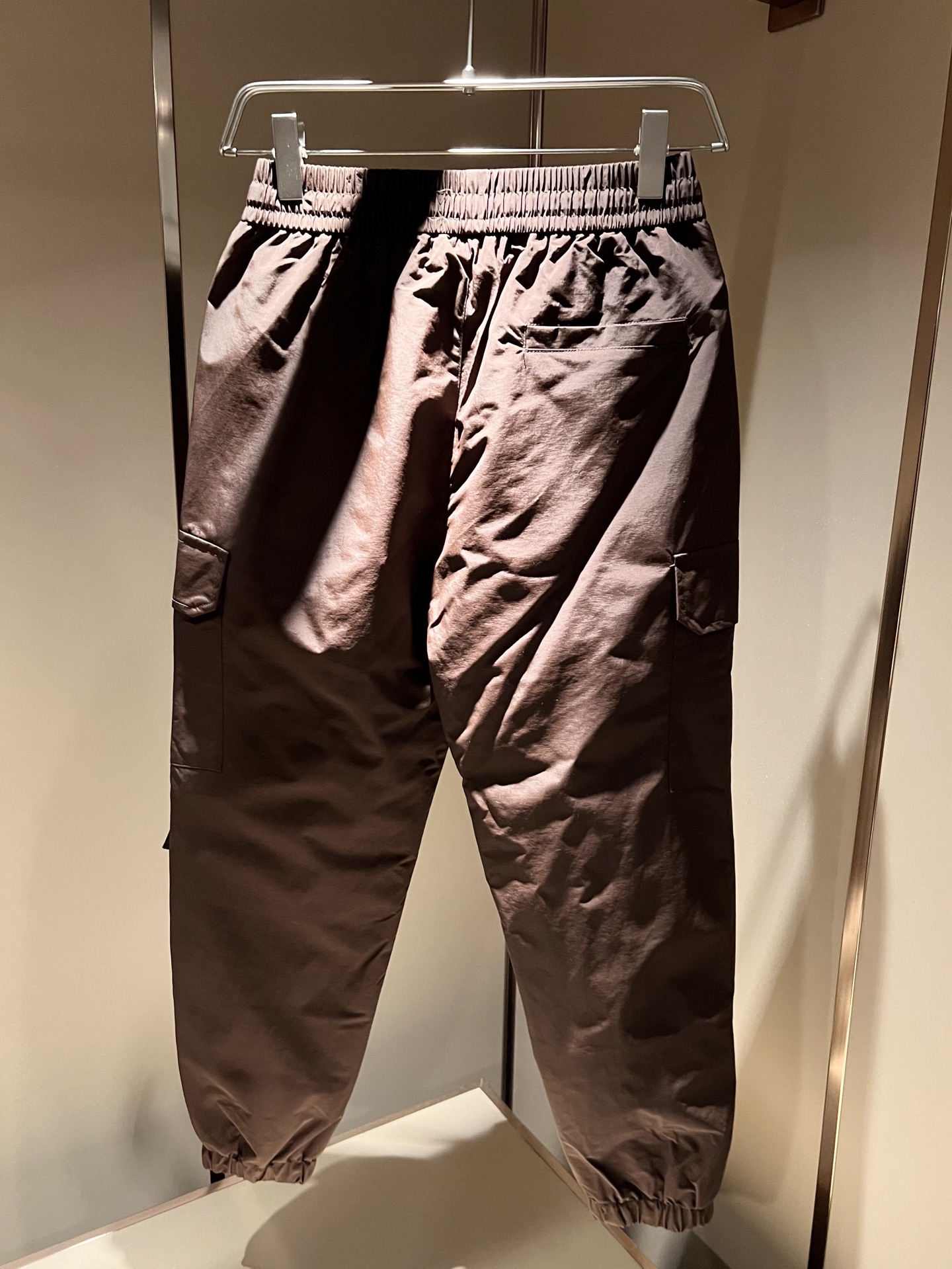 ARCTER*X始*祖鸟 2025秋冬新款羽绒运动风格休闲裤，户外品牌可能大家第一想到的就是加拿大鹅、始