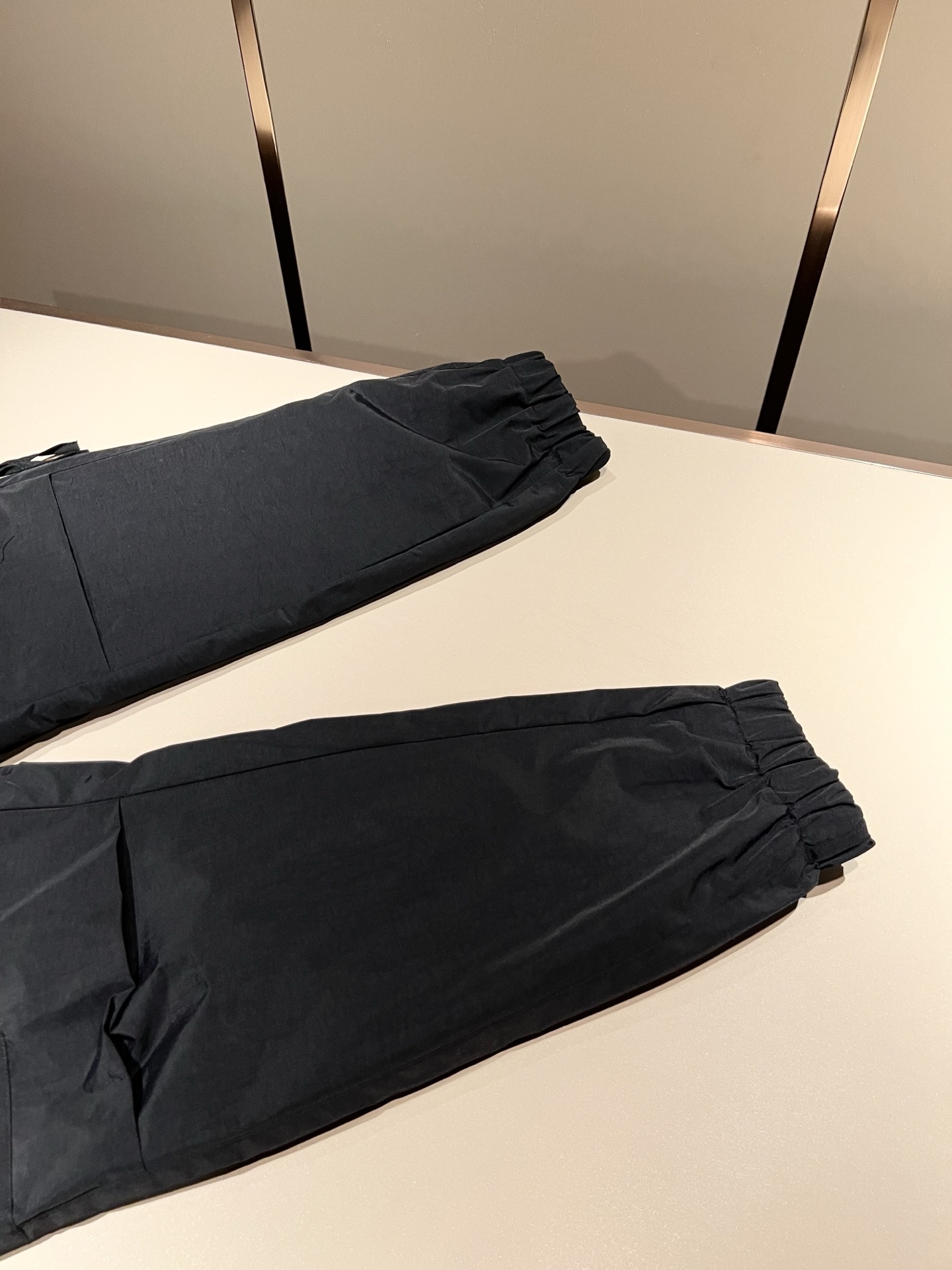 ARCTER*X始*祖鸟 2025秋冬新款羽绒运动风格休闲裤，户外品牌可能大家第一想到的就是加拿大鹅、始