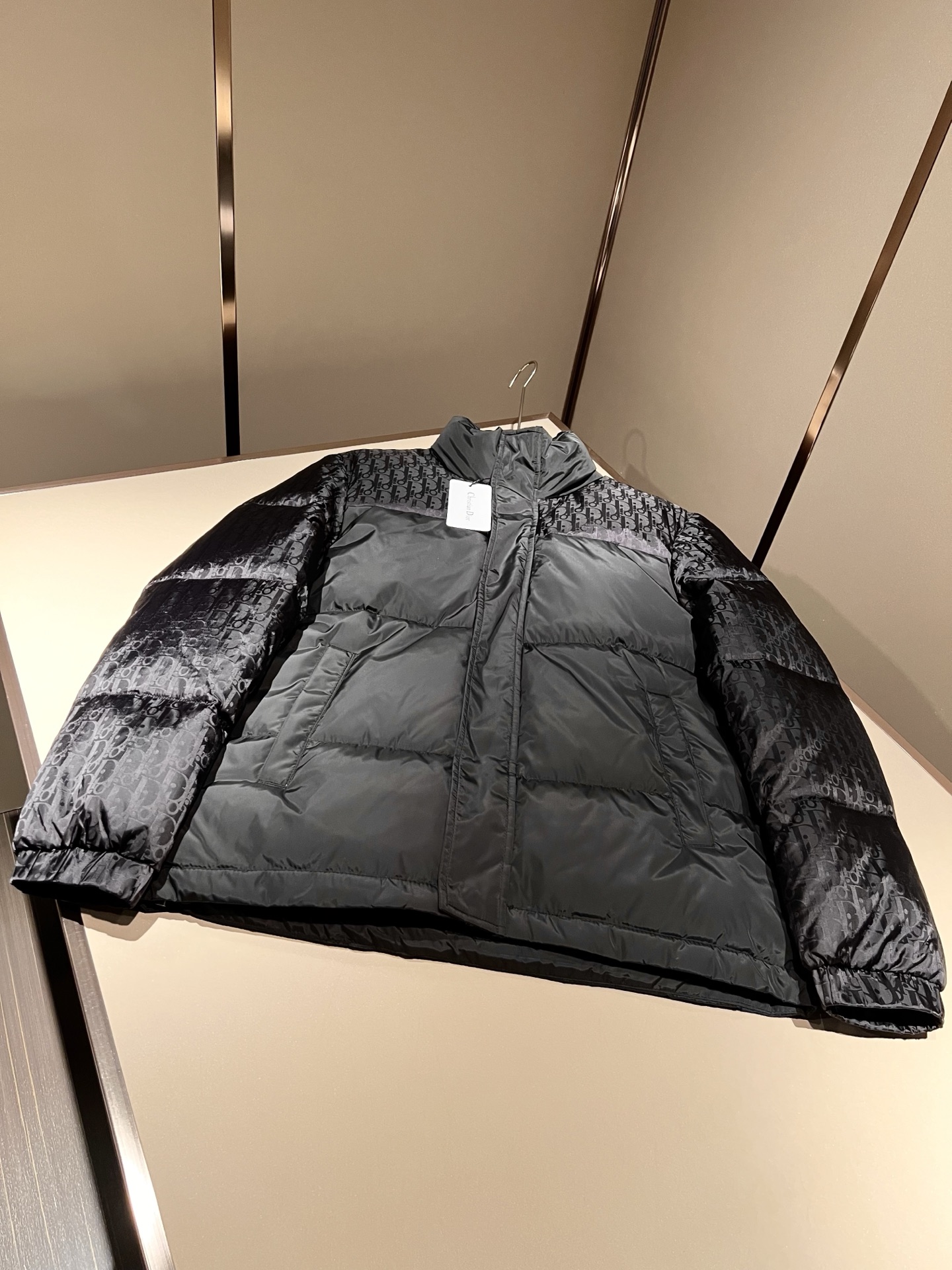 Dio*r迪*奥2025秋冬男女同款👫休闲羽绒服夹克外套，最新时尚休闲夹克，贸易公司渠道稀出，同步官网发