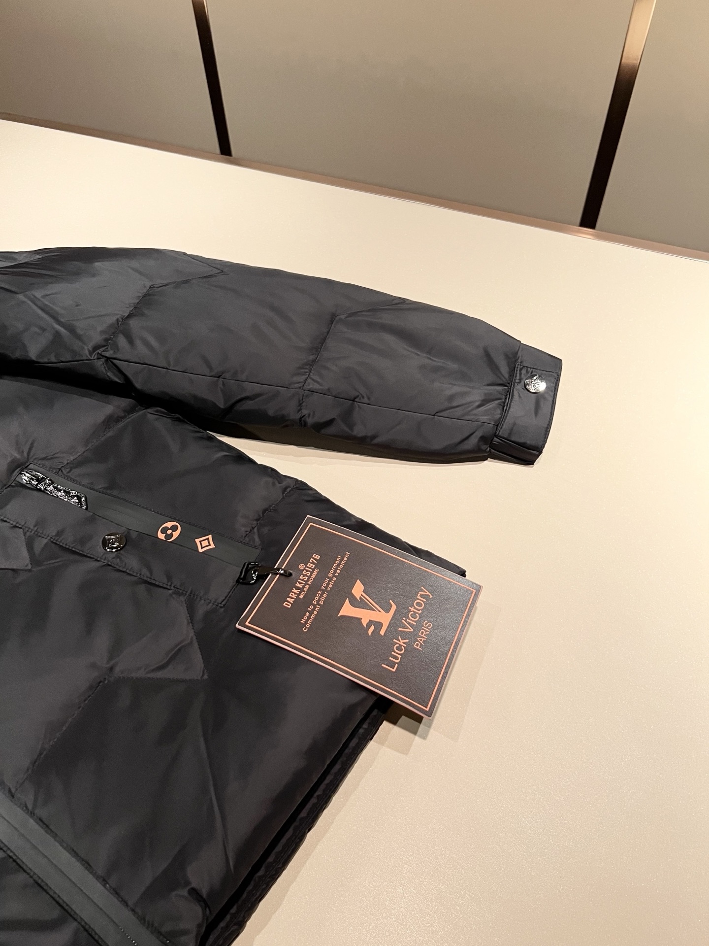 LouisVuitt*路易*登 2025秋冬新品最新款羽绒外套，男女同款装夹克外套！贸易公司渠道，同步官