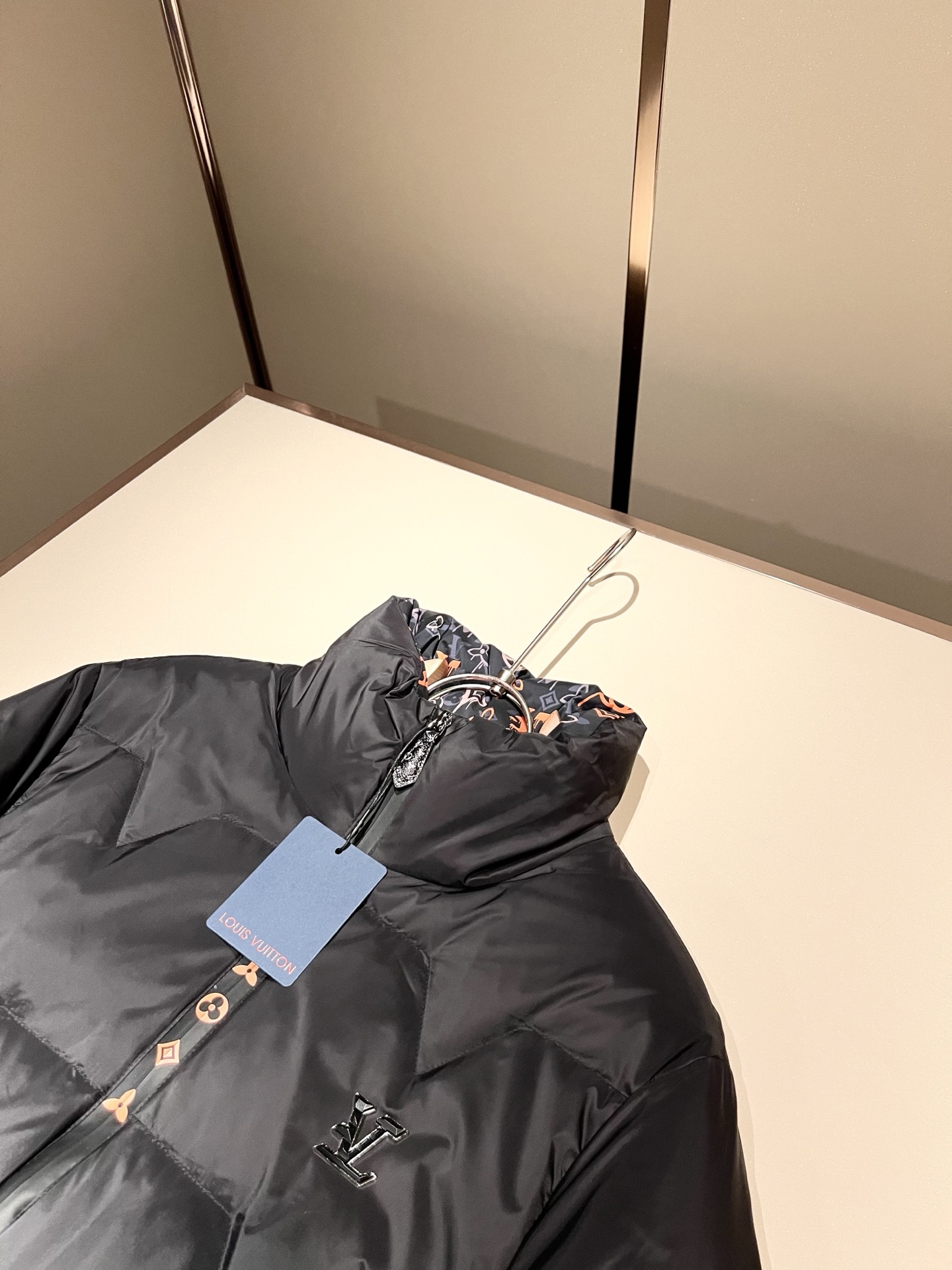 LouisVuitt*路易*登 2025秋冬新品最新款羽绒外套，男女同款装夹克外套！贸易公司渠道，同步官