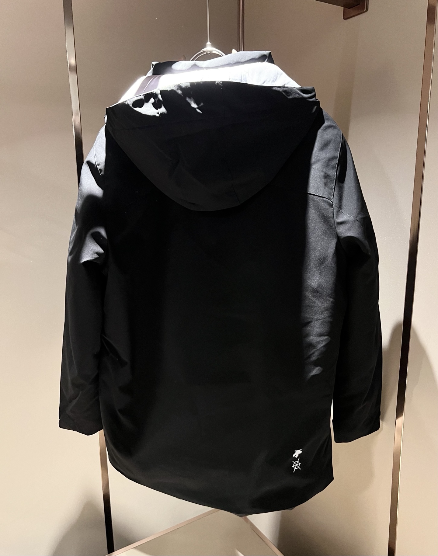 迪桑特DESCENTE，2025秋冬新款男女棉服夹克外套，自1935年荣耀至今的专业运动品牌。80余年来