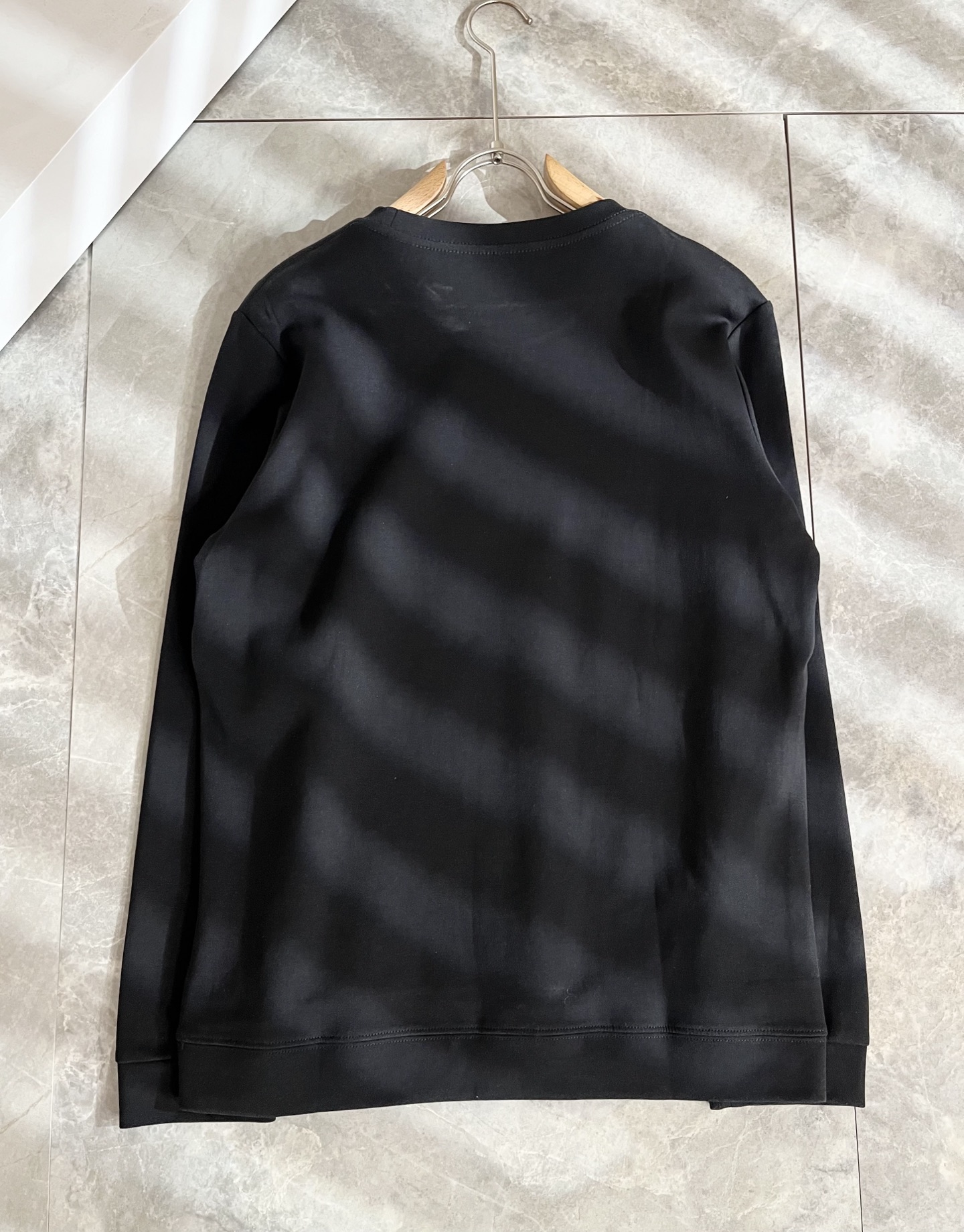 PRAD*A普*达2025秋冬新款男士长袖打底衫，最新款全网独家首上！！~既经典有时尚百搭，谁不爱啊，将