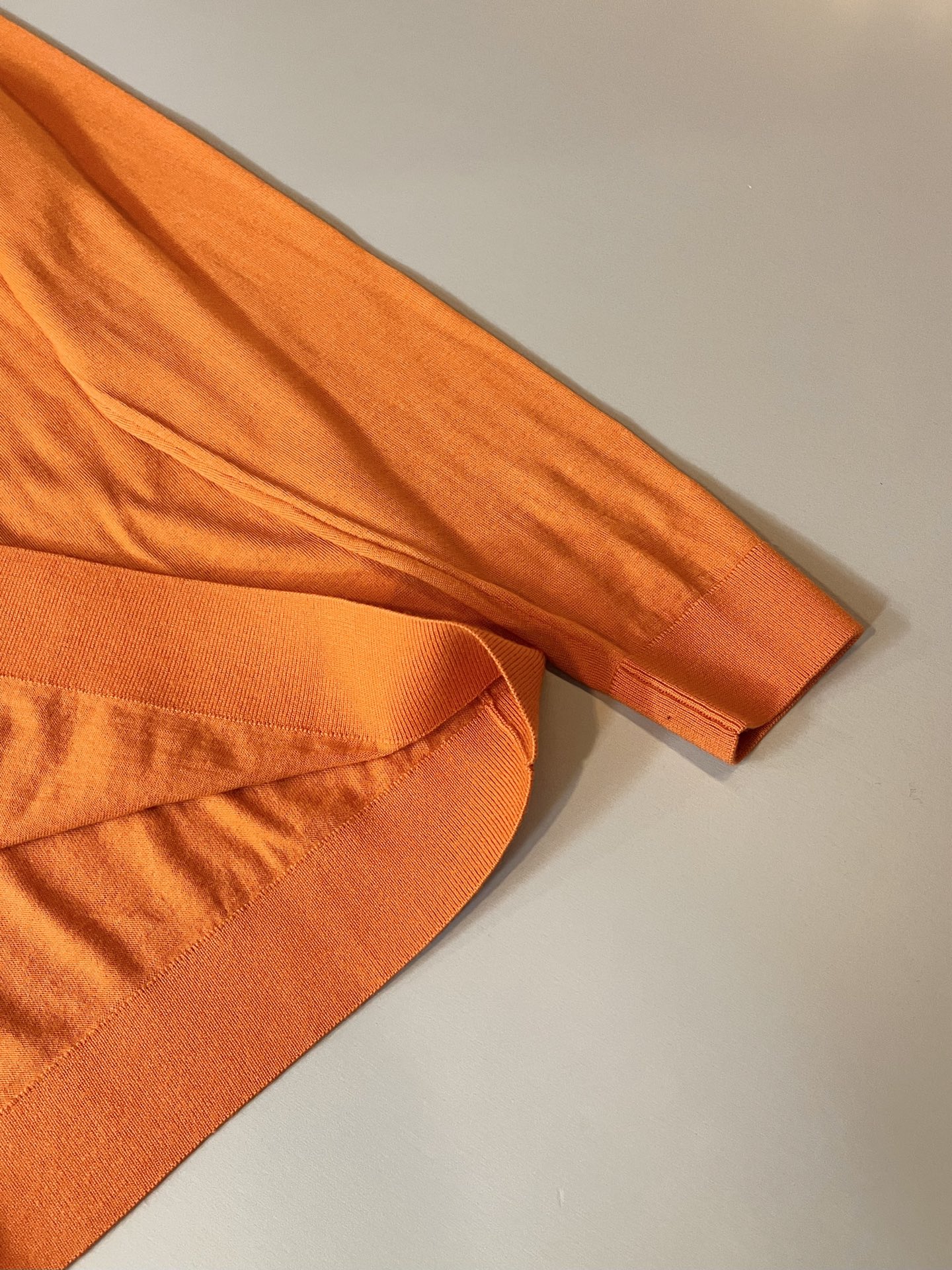 Her*mes爱*仕2025秋冬新款男士针织羊毛衫，全新升级百搭基础款，低调奢华，品格之选！甄选优质精选