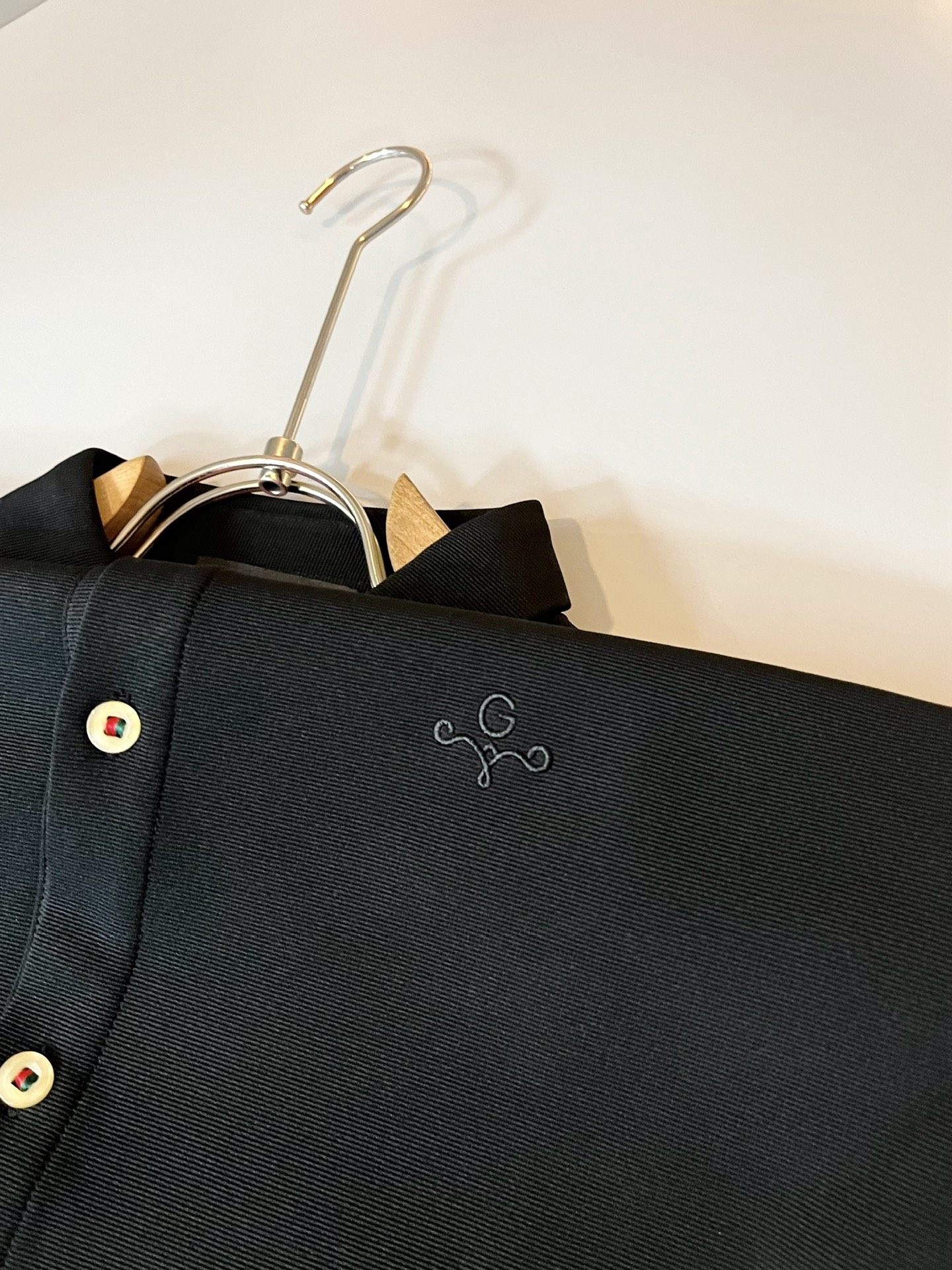 GUC*I 古家 2025秋季新款男士长袖衬衣，贸易公司渠道稀出，同步官网发售！G家系列情侣上线，胸前l