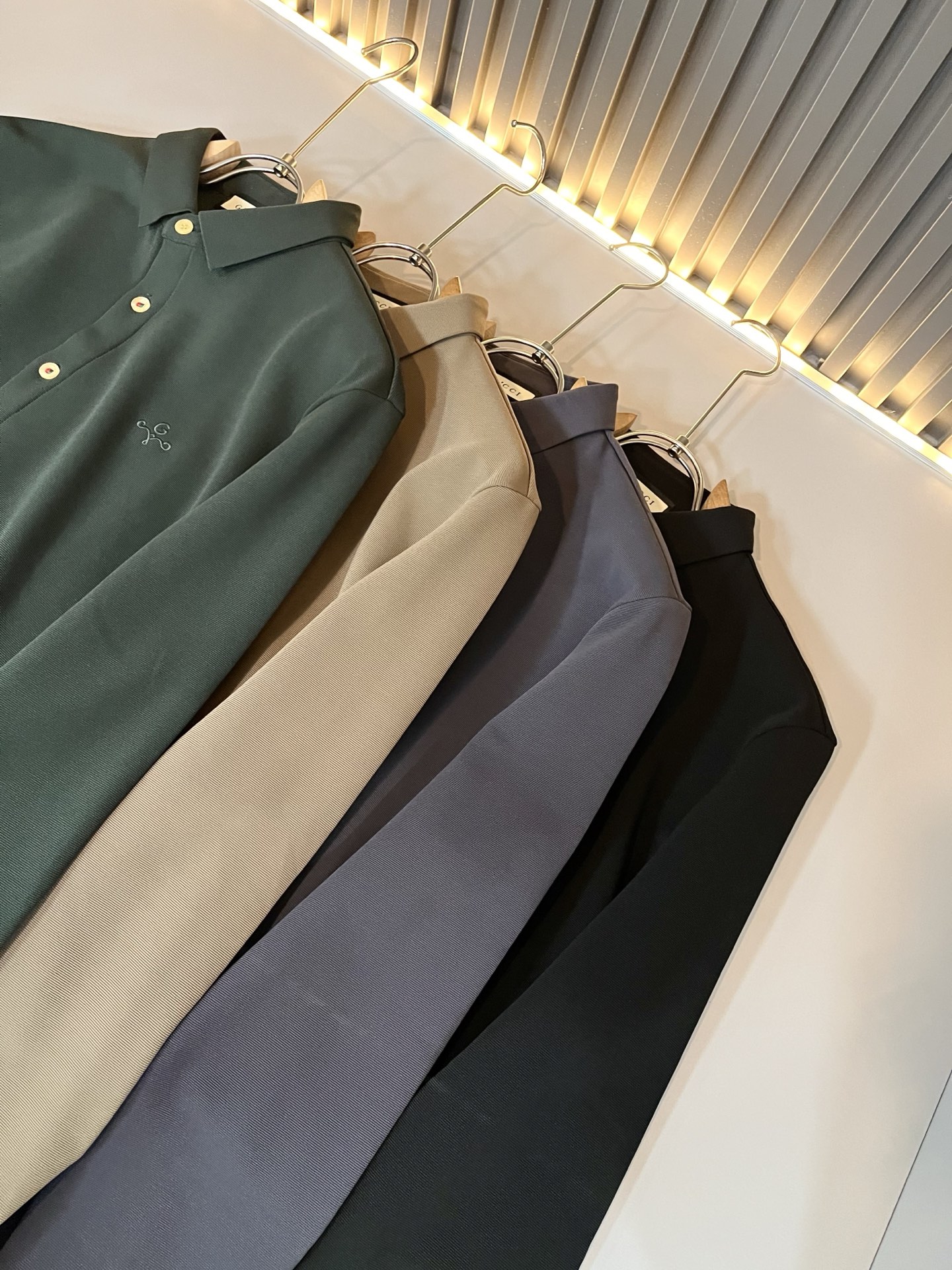 GUC*I 古家 2025秋季新款男士长袖衬衣，贸易公司渠道稀出，同步官网发售！G家系列情侣上线，胸前l