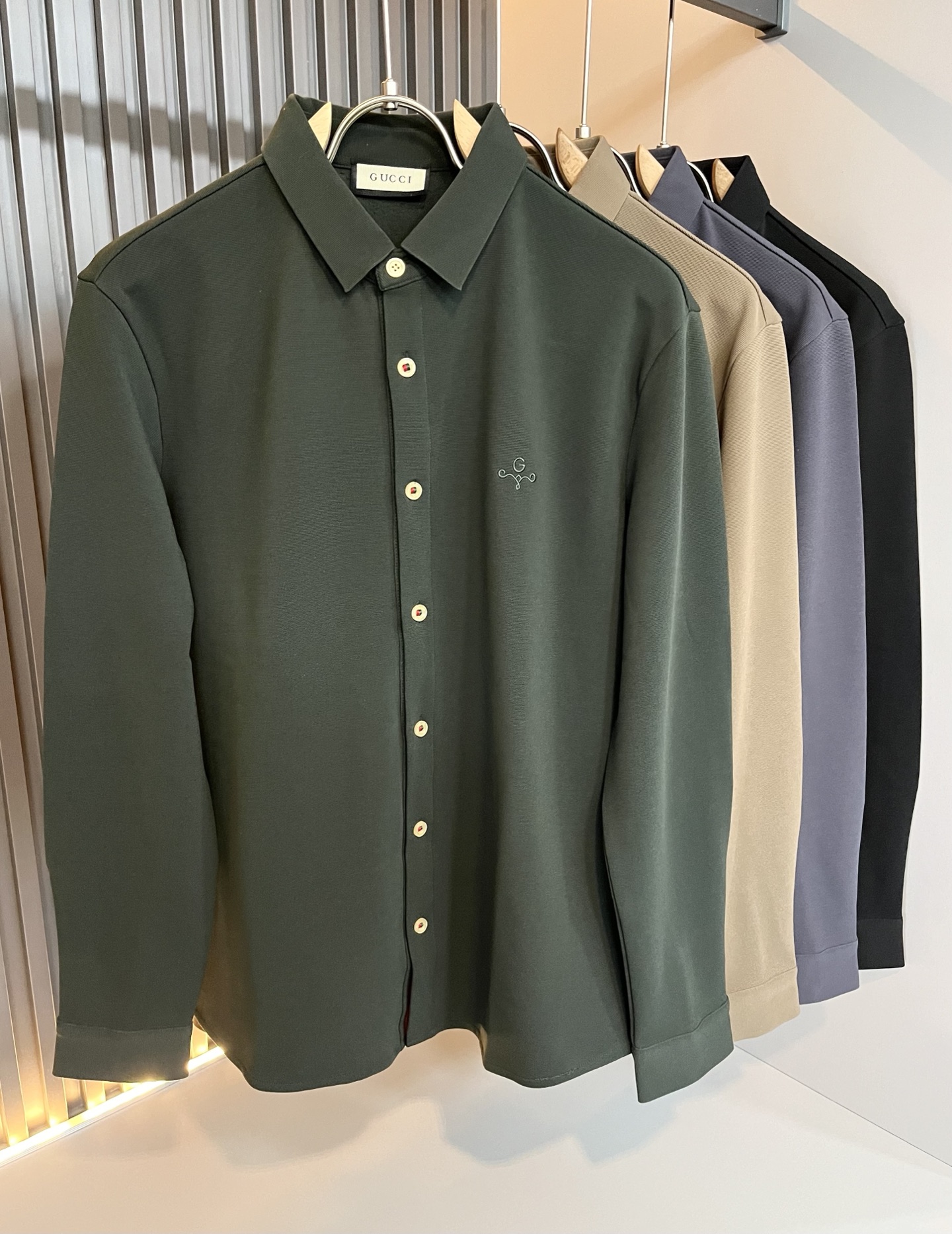 GUC*I 古家 2025秋季新款男士长袖衬衣，贸易公司渠道稀出，同步官网发售！G家系列情侣上线，胸前l