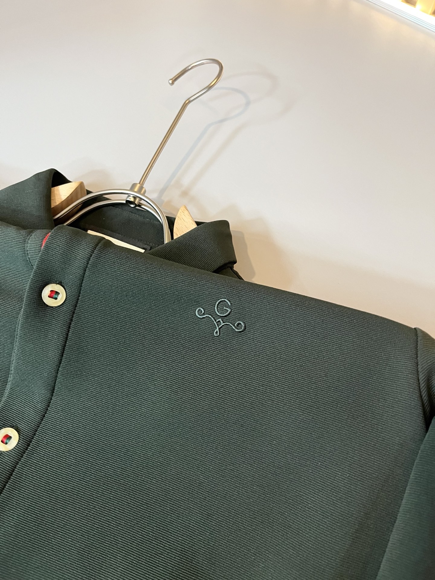 GUC*I 古家 2025秋季新款男士长袖衬衣，贸易公司渠道稀出，同步官网发售！G家系列情侣上线，胸前l