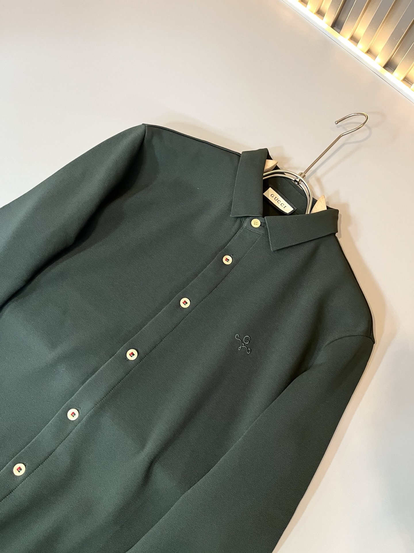 GUC*I 古家 2025秋季新款男士长袖衬衣，贸易公司渠道稀出，同步官网发售！G家系列情侣上线，胸前l