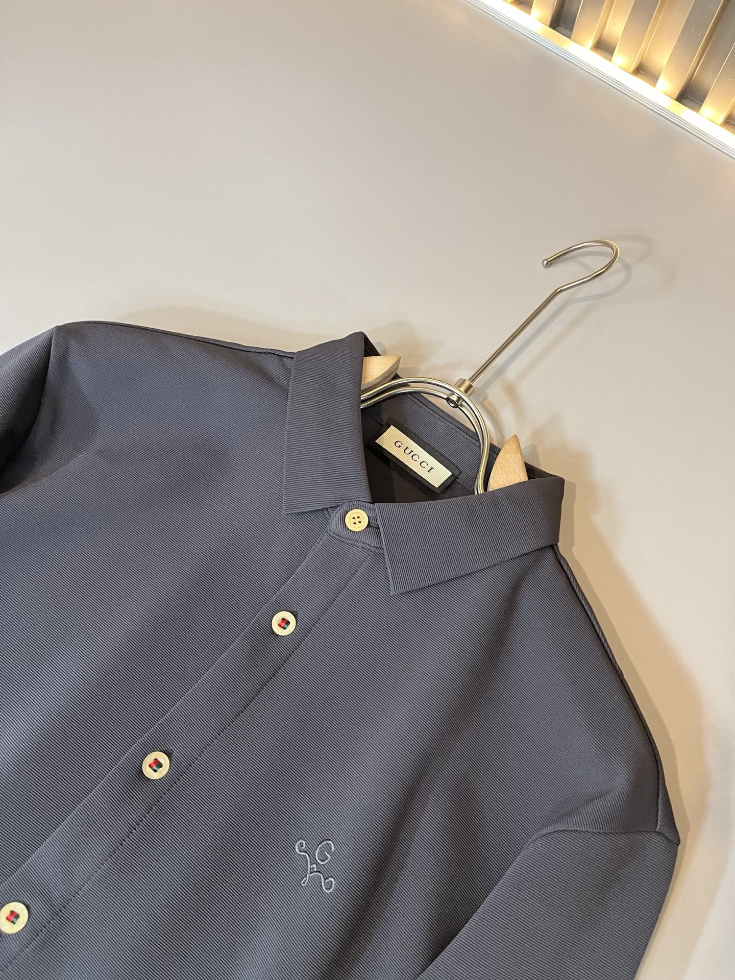 GUC*I 古家 2025秋季新款男士长袖衬衣，贸易公司渠道稀出，同步官网发售！G家系列情侣上线，胸前l