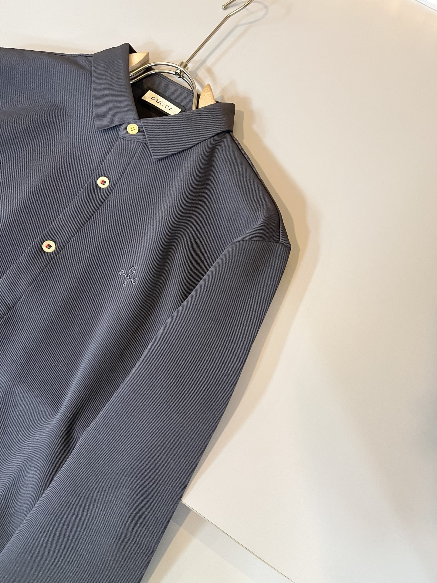 GUC*I 古家 2025秋季新款男士长袖衬衣，贸易公司渠道稀出，同步官网发售！G家系列情侣上线，胸前l