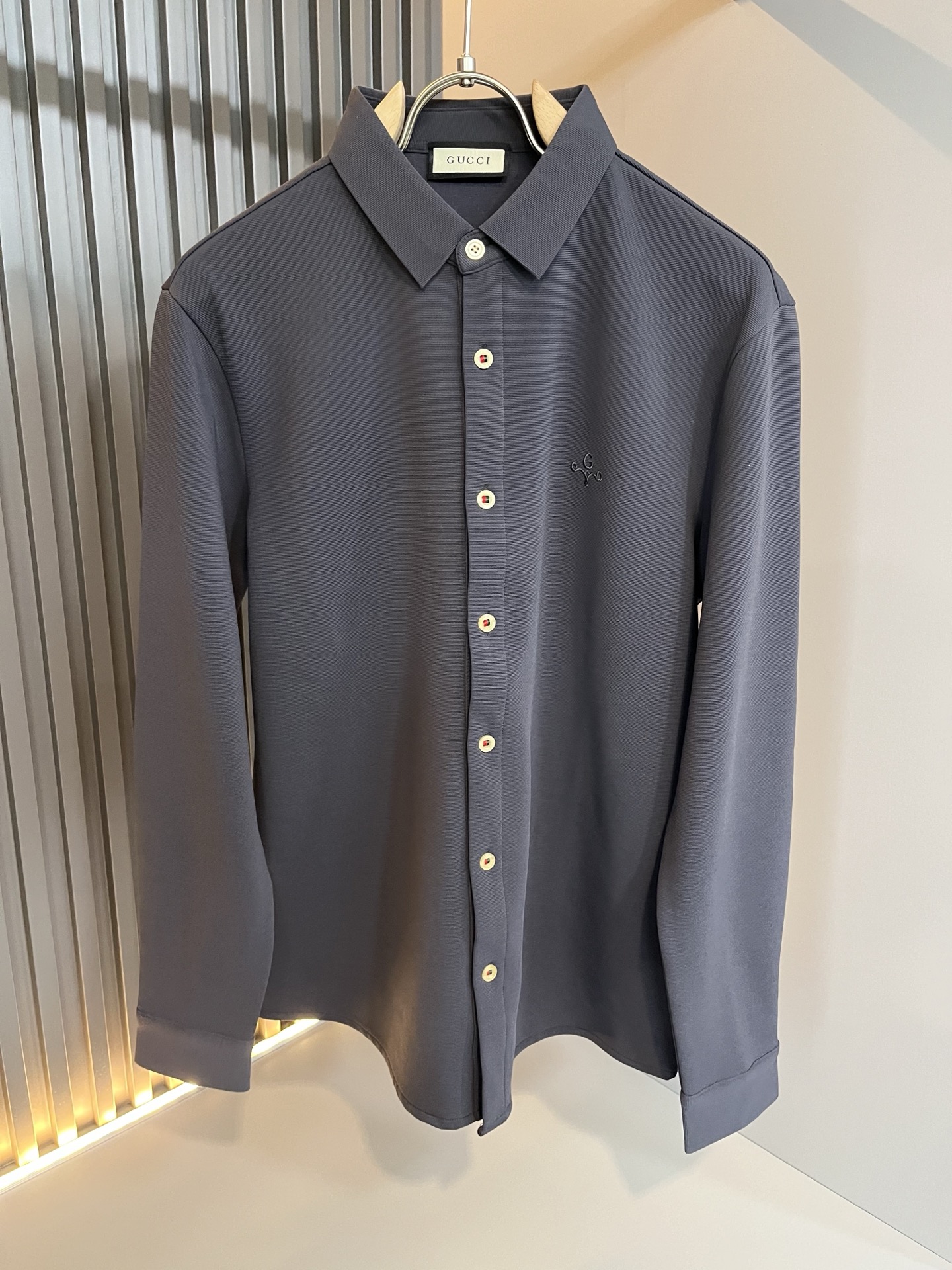 GUC*I 古家 2025秋季新款男士长袖衬衣，贸易公司渠道稀出，同步官网发售！G家系列情侣上线，胸前l