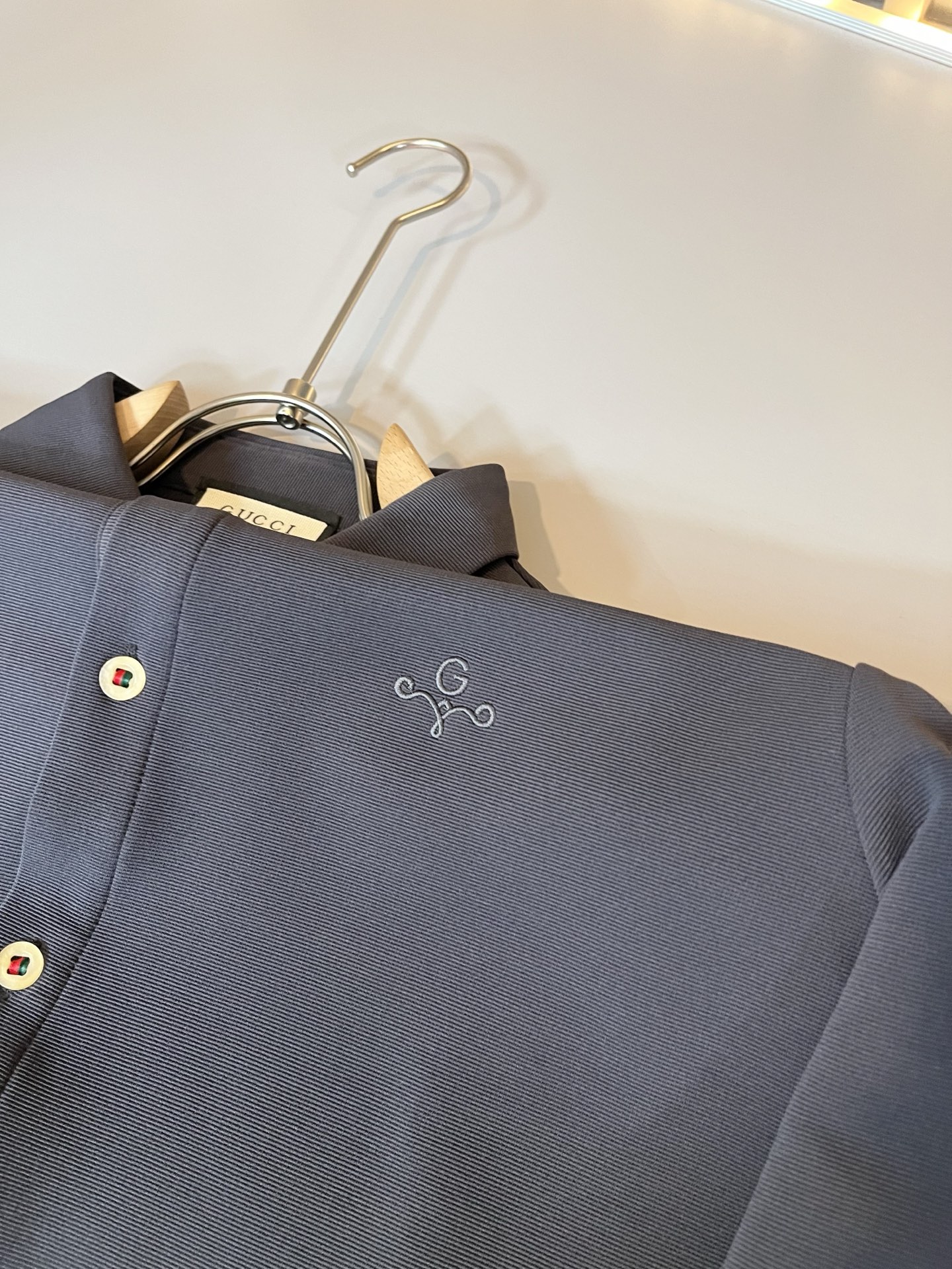 GUC*I 古家 2025秋季新款男士长袖衬衣，贸易公司渠道稀出，同步官网发售！G家系列情侣上线，胸前l